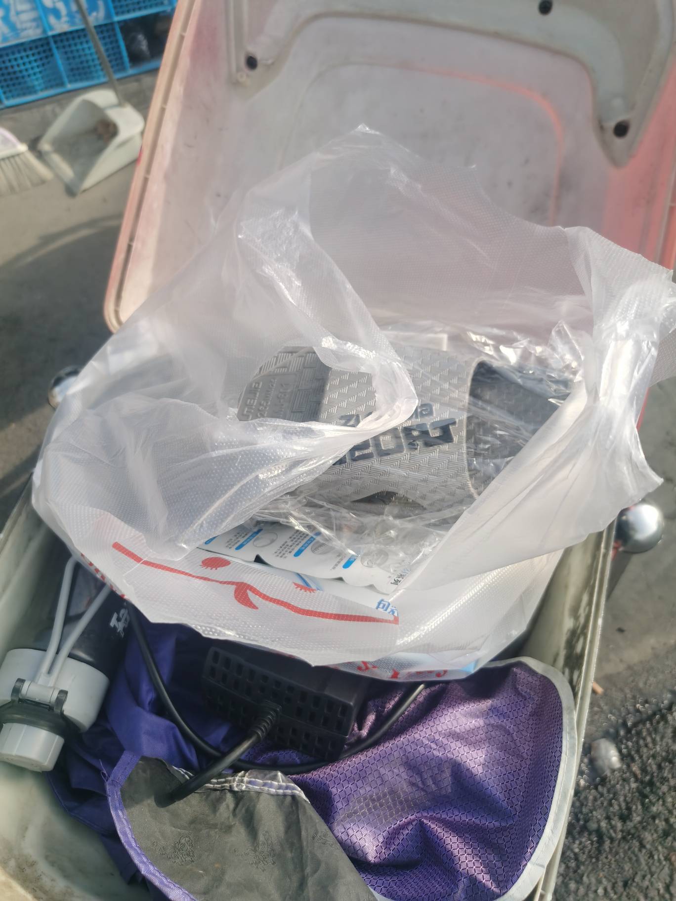 辛苦一晚上申请的毛一下就用完了。要住厂里了

25 / 作者:不再违规发帖 / 