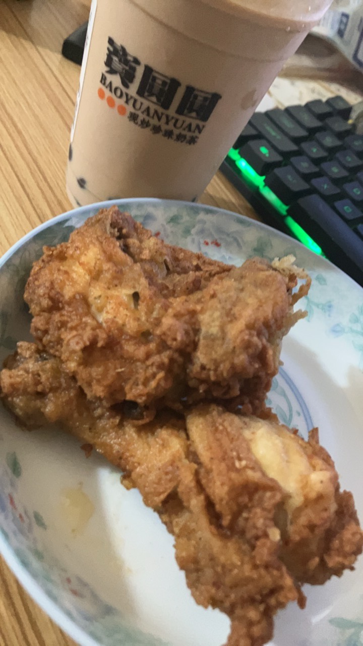 美团签到12天还能领15券
预测两种券 1团购券 2外卖券



74 / 作者:小熊科技 / 