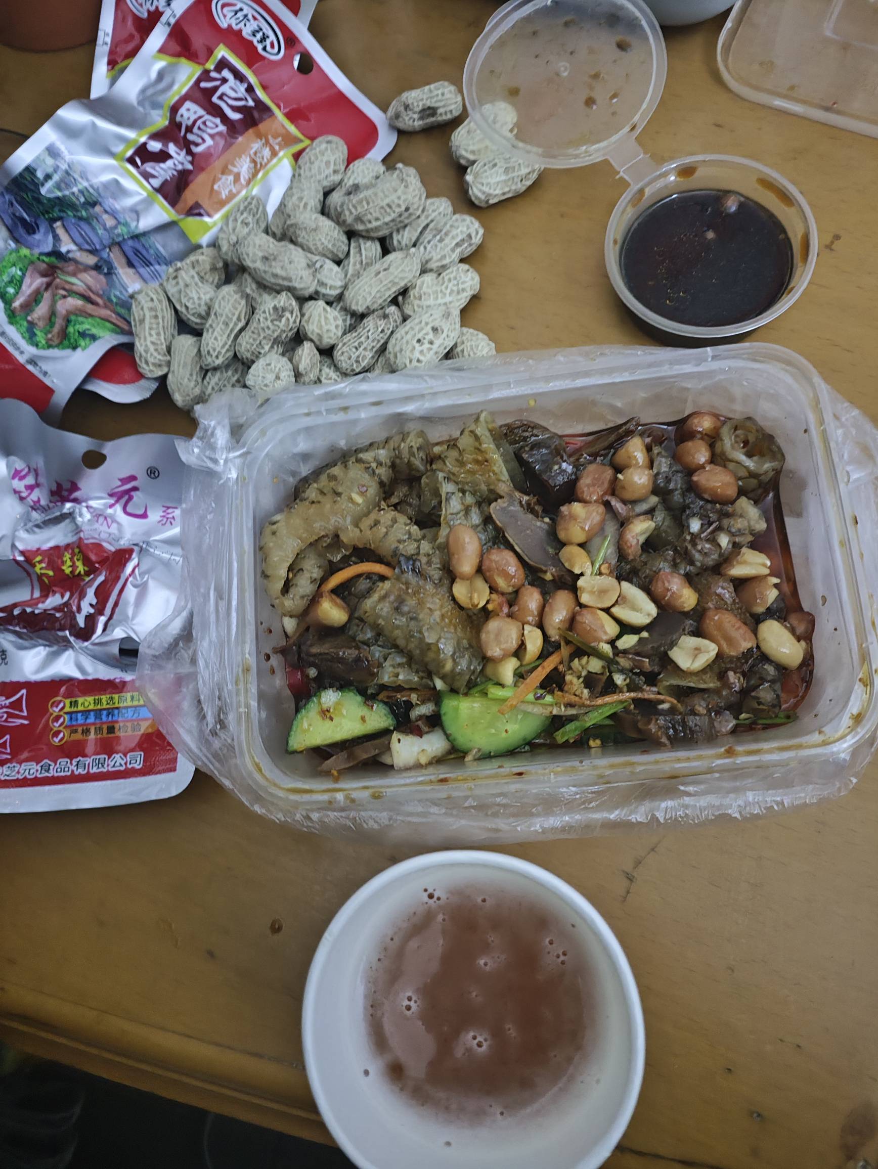 老哥们吃宵夜了

39 / 作者:庸人自扰adc / 