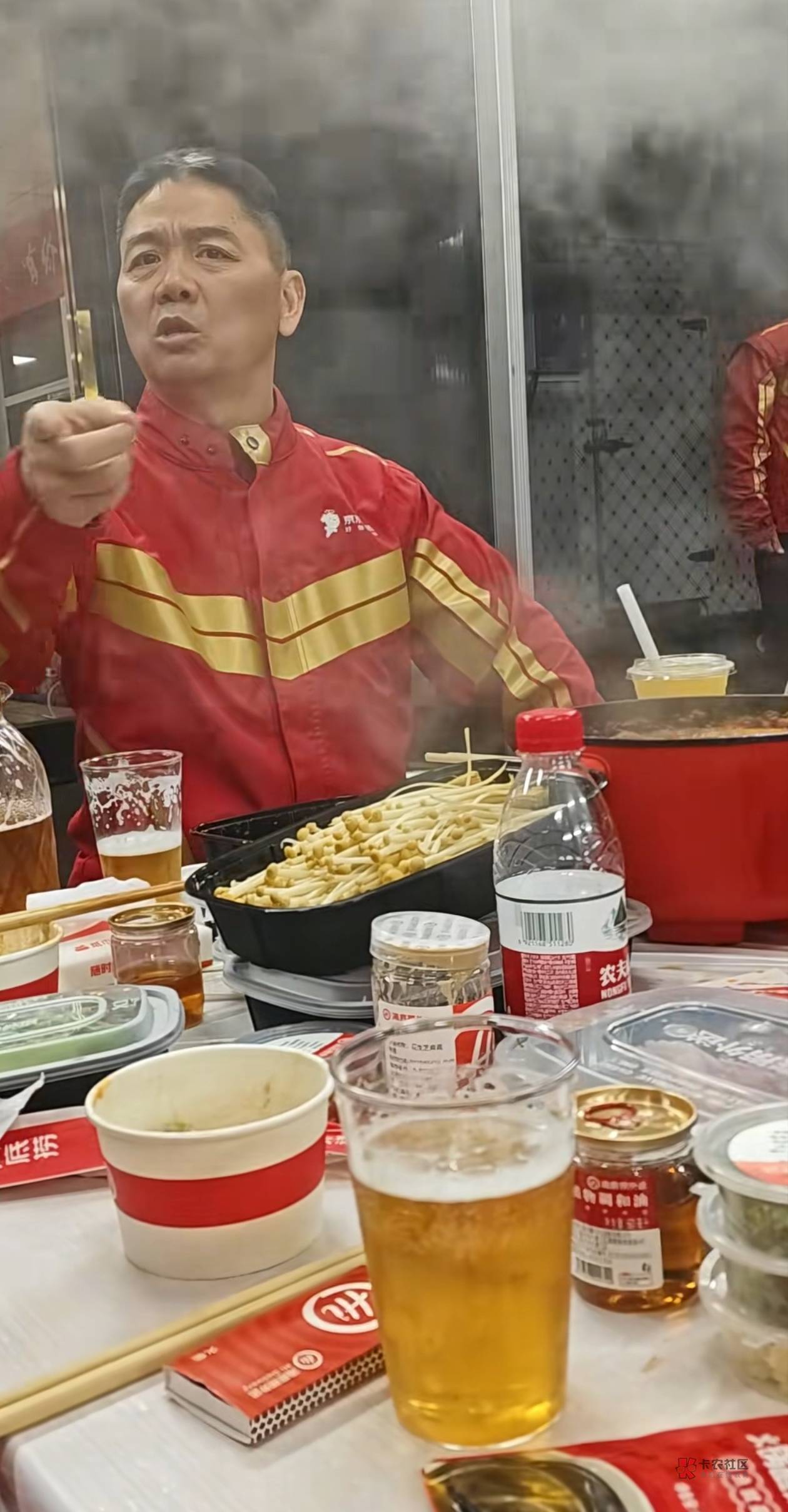 莫愁前路无知己，天下谁人认识你个蛋，东哥可能要倒下了，没人讨论东哥了

51 / 作者:大雕哥哥 / 