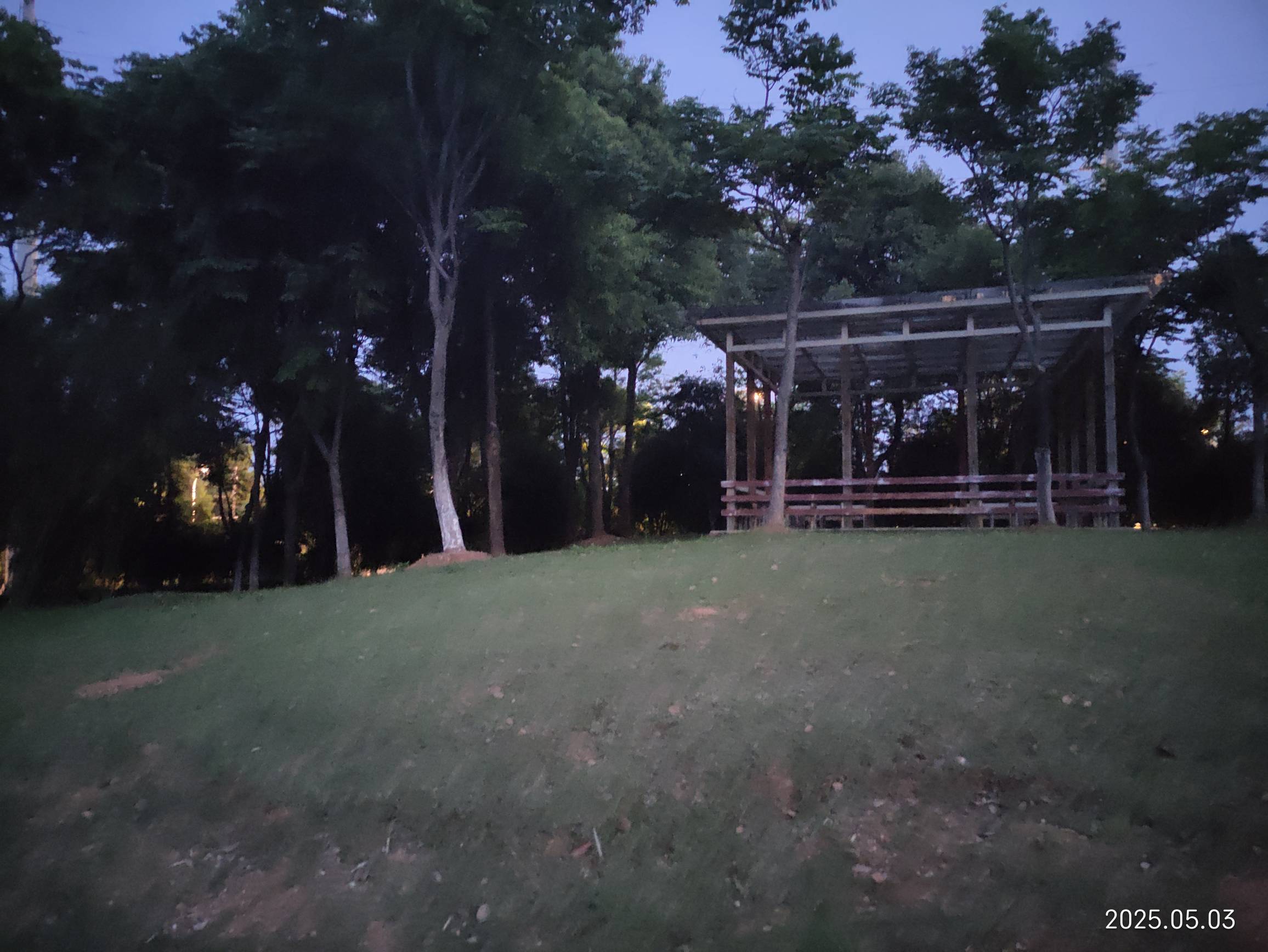 老公们，瘫痪在公园哇凉哇凉的


14 / 作者:小风追云 / 