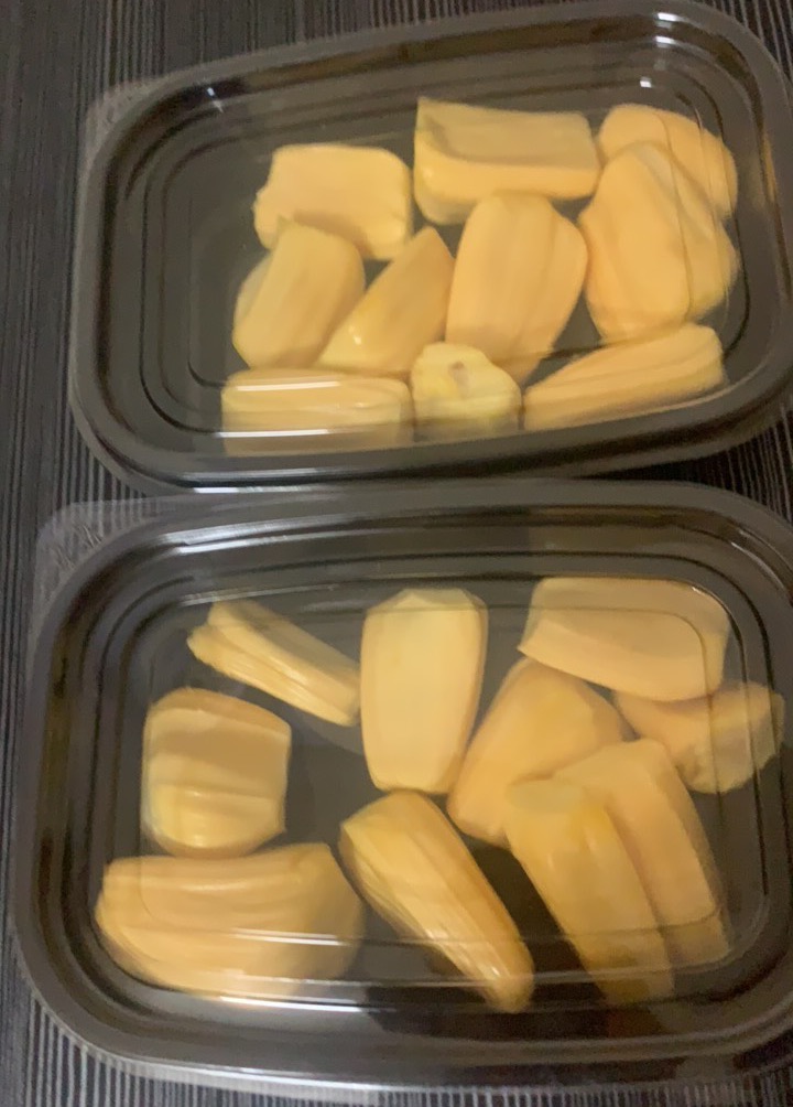 吃呀老哥们 感谢小美 一块钱买的 老干妈

47 / 作者:小鬼是魔鬼 / 