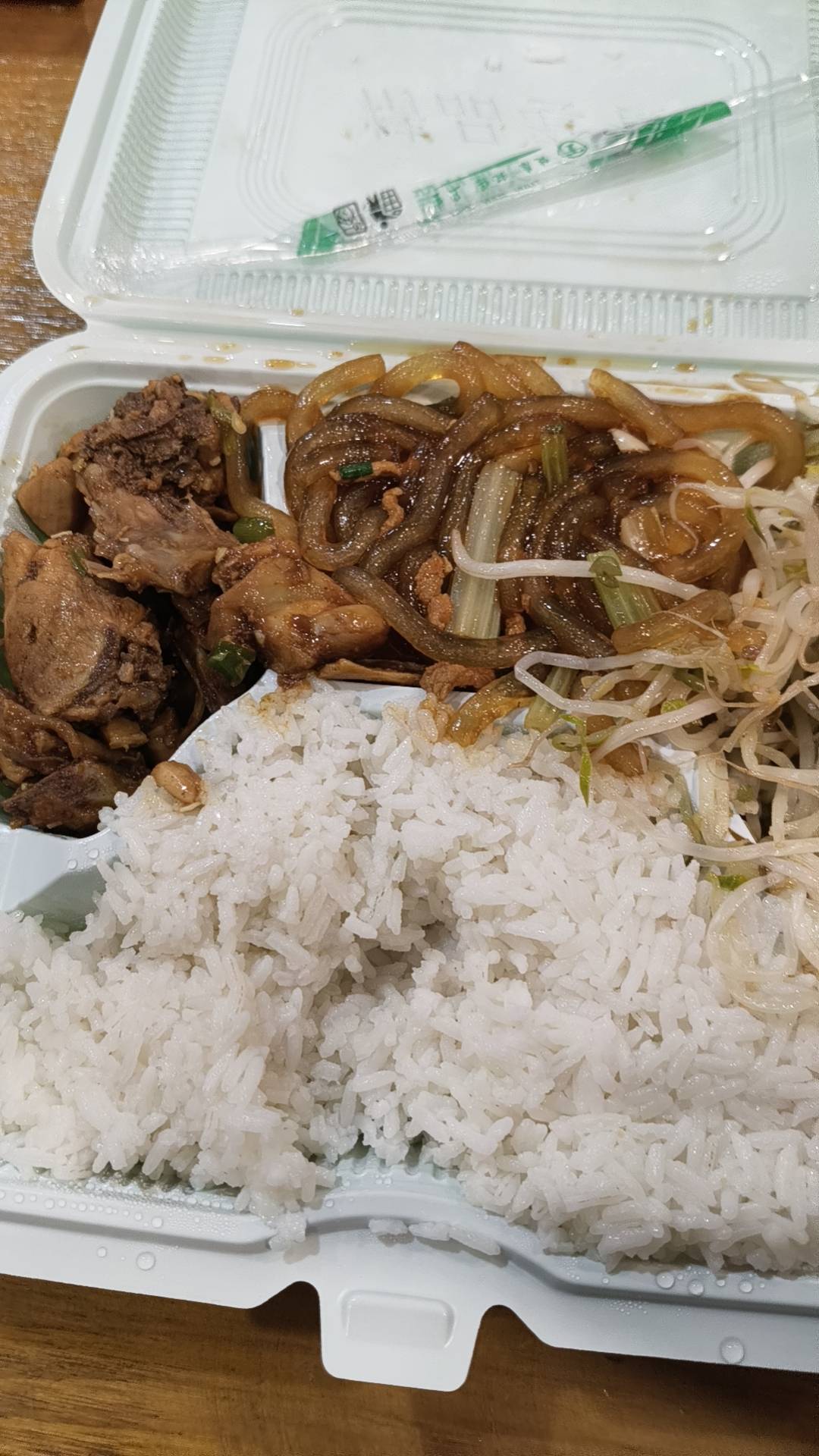广汽本田这饭也不行啊

88 / 作者:可惜不听薛之谦 / 