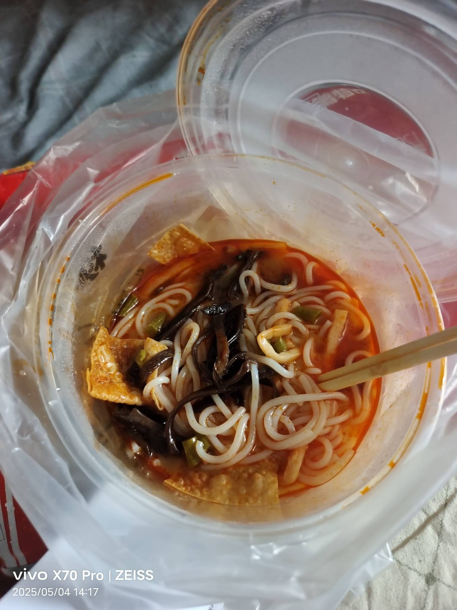真羡慕你们鲁东子，我欠东子钱不敢充

18 / 作者:人死鸟朝天 / 