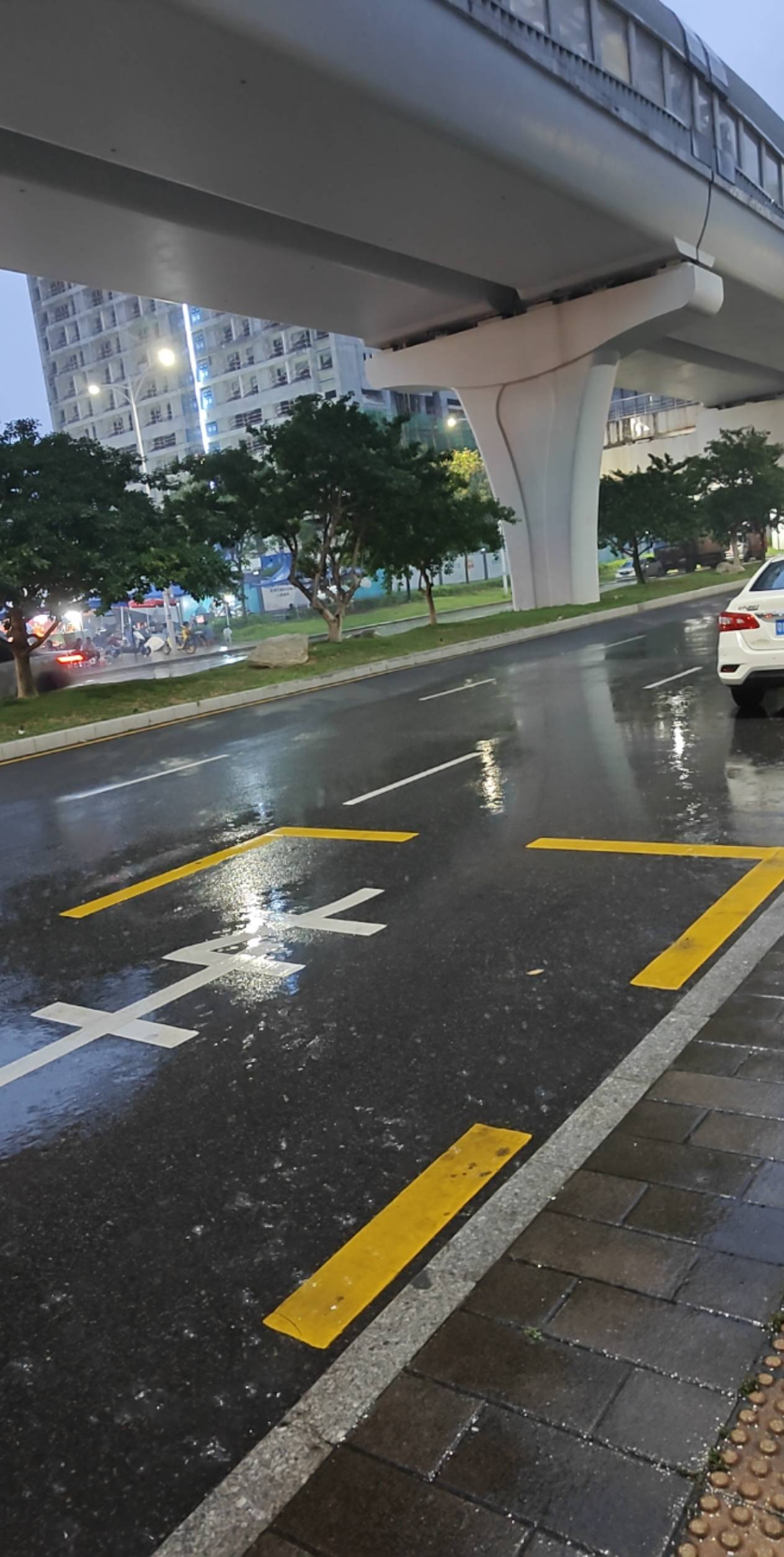 出来买饭回不去了

59 / 作者:天天被骗 / 