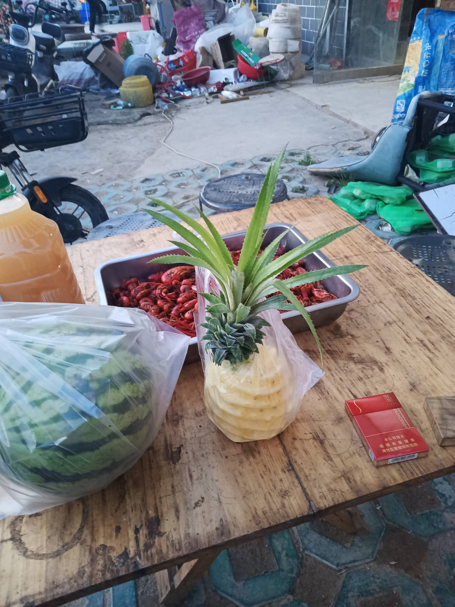 太热了，自己搞点小龙虾吃吃吧

84 / 作者:江苏第一深情 / 