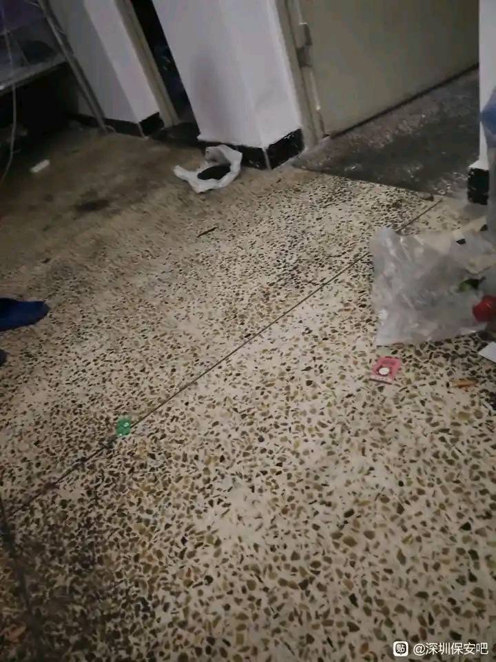 宿舍





12 / 作者:天空的时候给我 / 