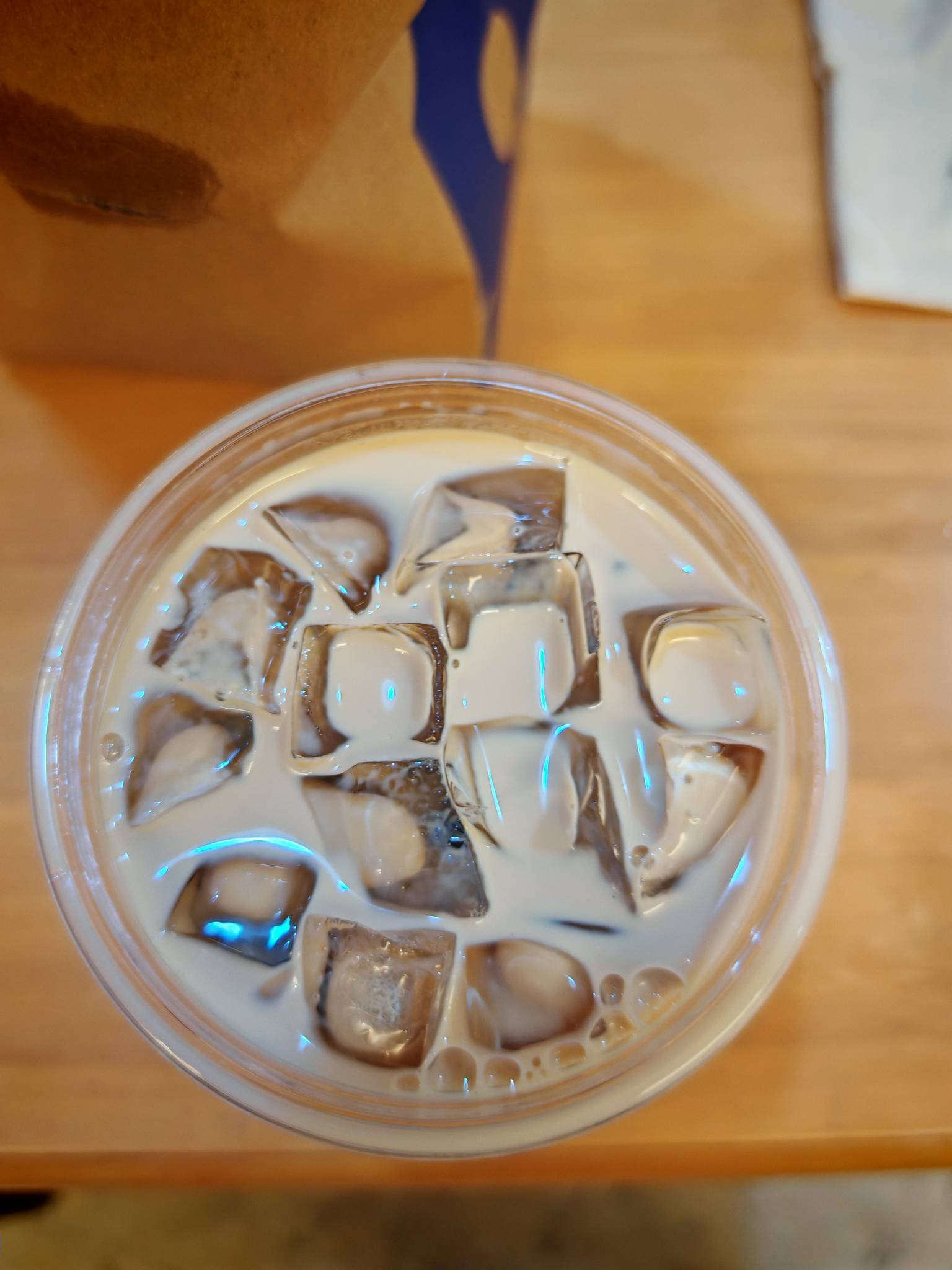  fuck，感觉被瑞幸薅了羊毛，太离谱了，两口就没了

85 / 作者:生活好难呀 / 