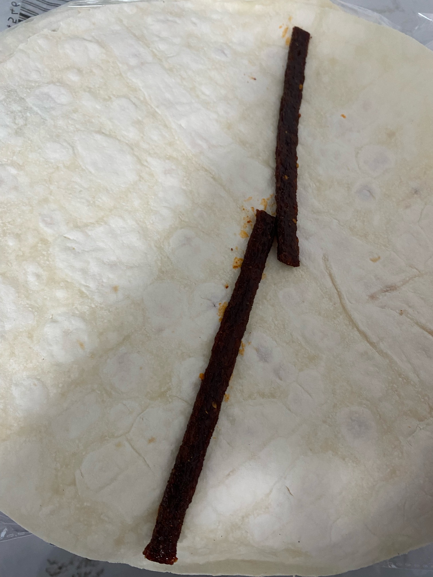 刚才看广告弄了十块钱，买了一包辣条，3块，一包饼3块，还买了一盒烟7.5，今天晚上又35 / 作者:刘浩存 / 