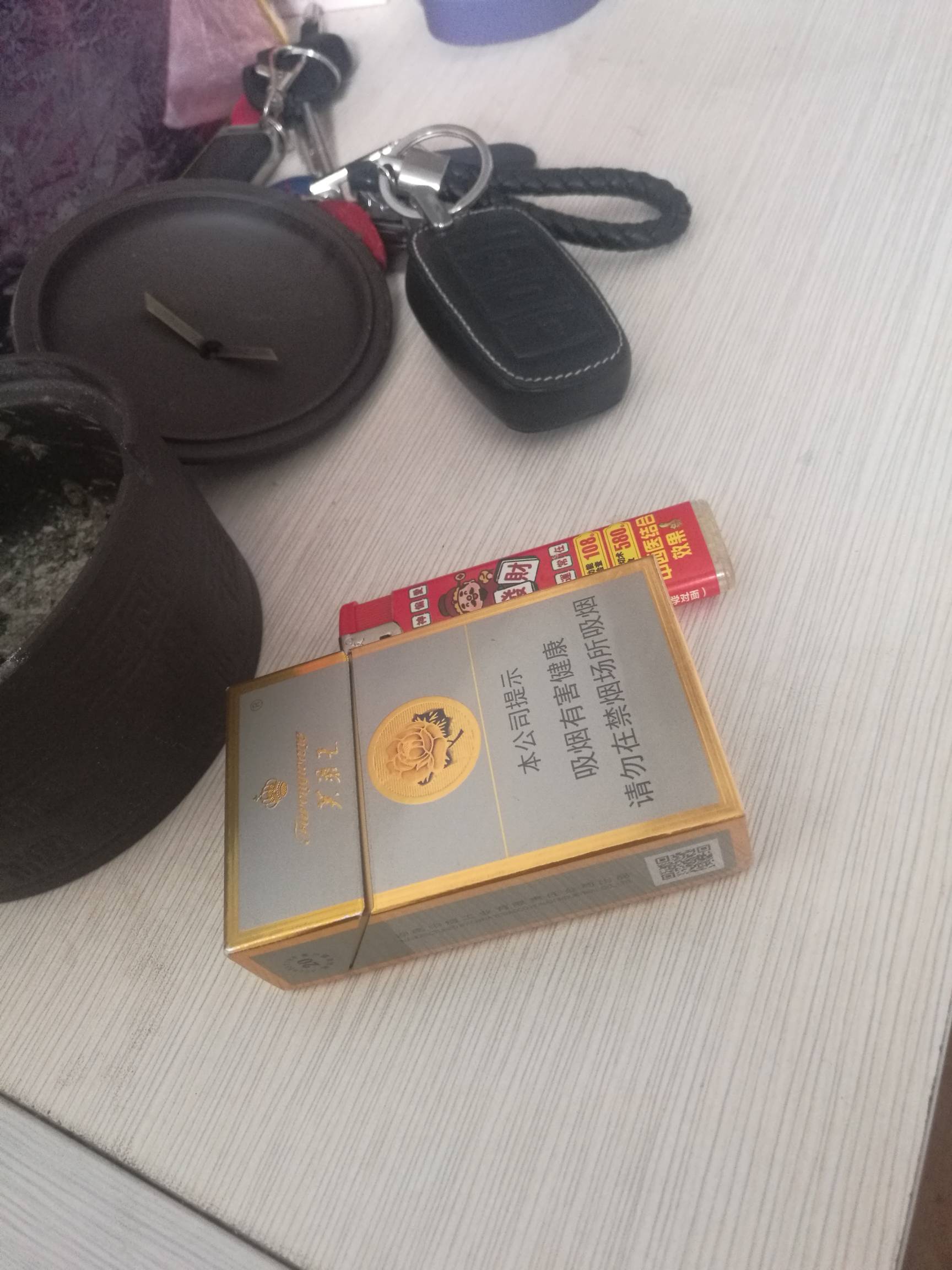 就剩下50块了 去加油站加50的油会不会狠狠的遭白眼 唉 白眼也没办法了

24 / 作者:努力优秀_ / 
