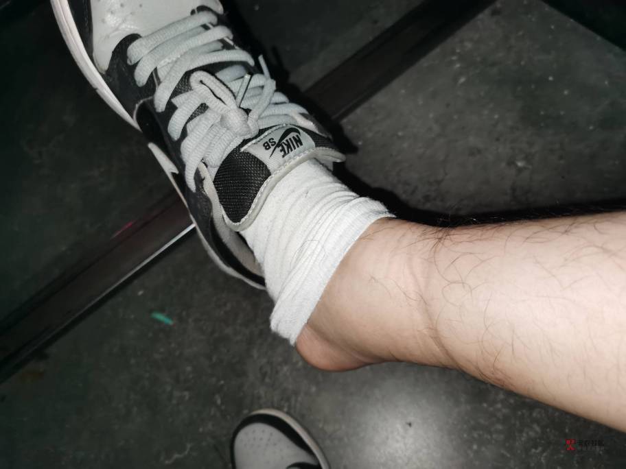 本来想着去干日结，结果东莞大暴雨又失败了，只能晚上问家里人借五百了，网贷还差这么57 / 作者:理理理66 / 