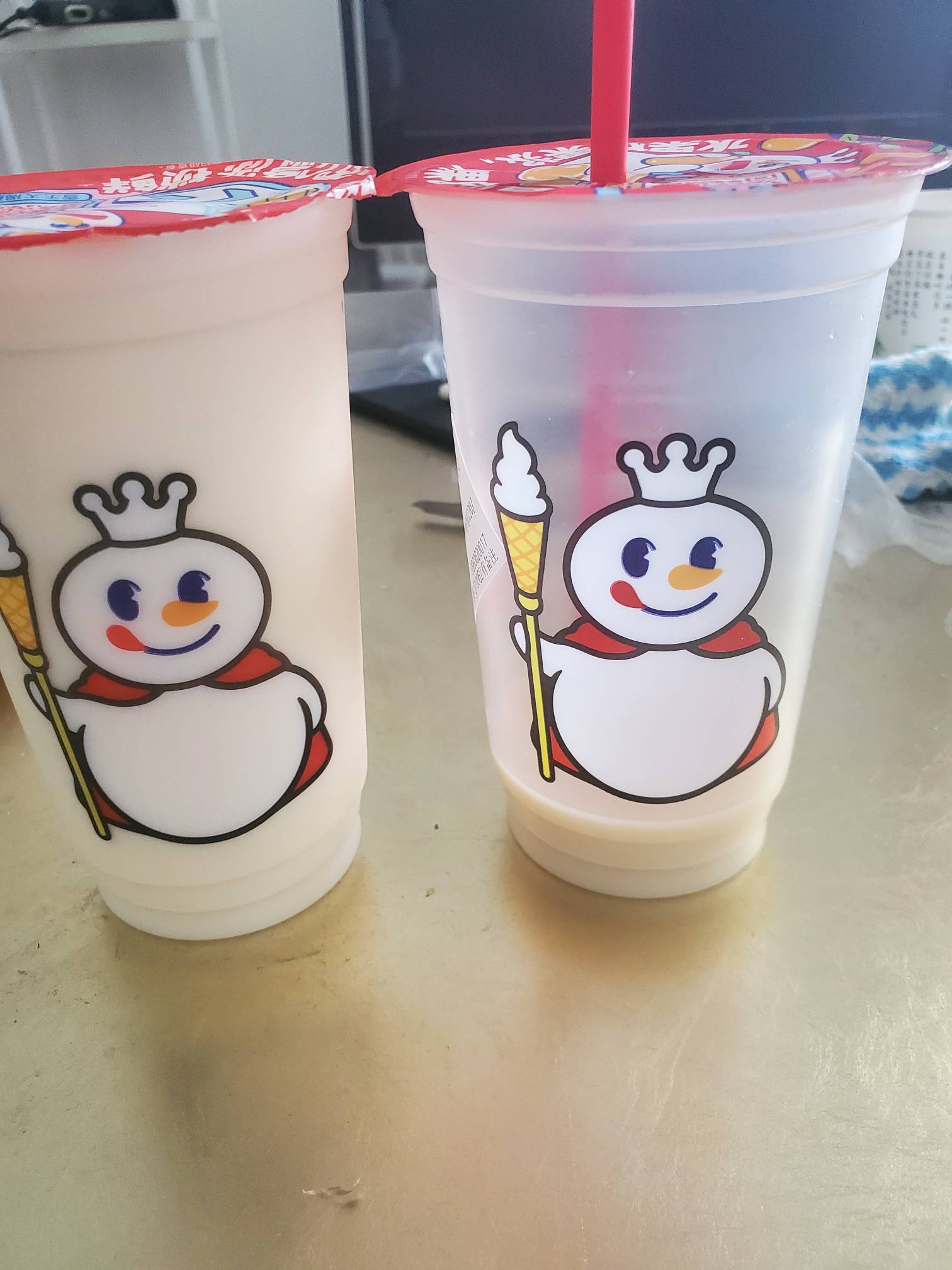老哥们还剩几杯 糖尿病都要喝出来了吧

31 / 作者:玛卡巴卡哟 / 