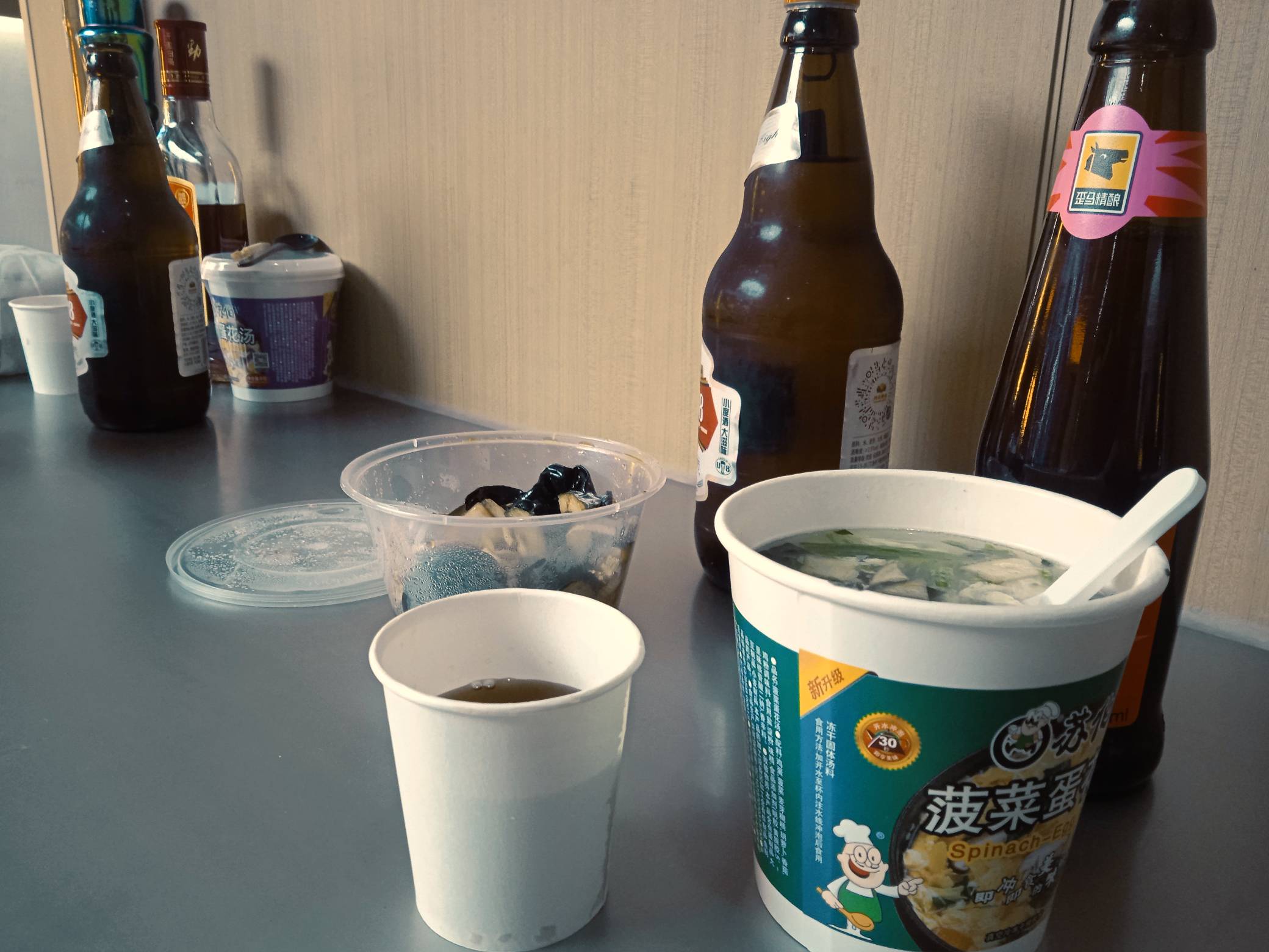 劲酒和燕京U8

24 / 作者:踏踏米 / 