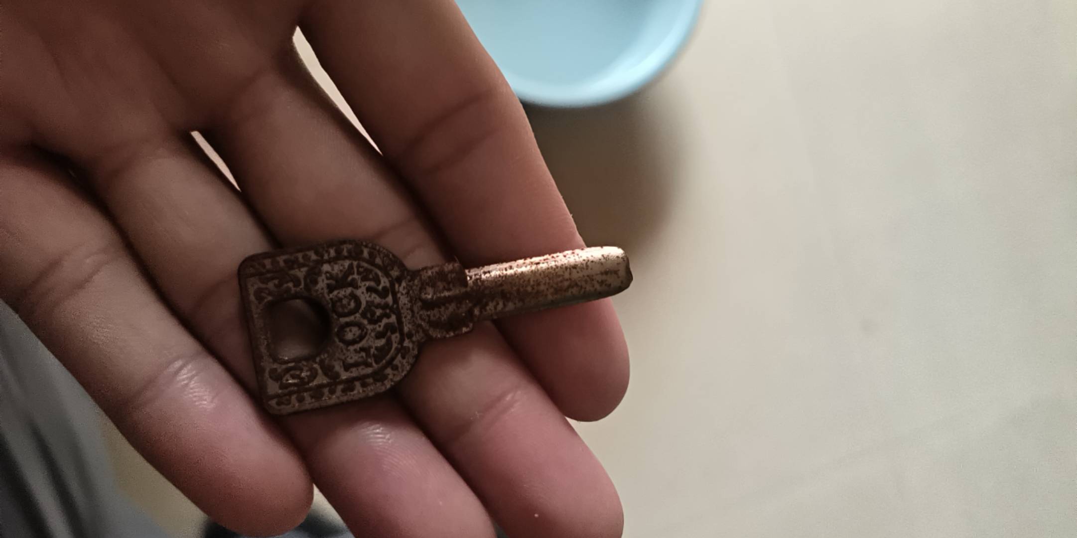 天体只搞了三百多 赶紧买了一条烟  唉 一百u的时候不会操作 不会卖 等回家就剩下五十u54 / 作者:大哥让我先跑 / 