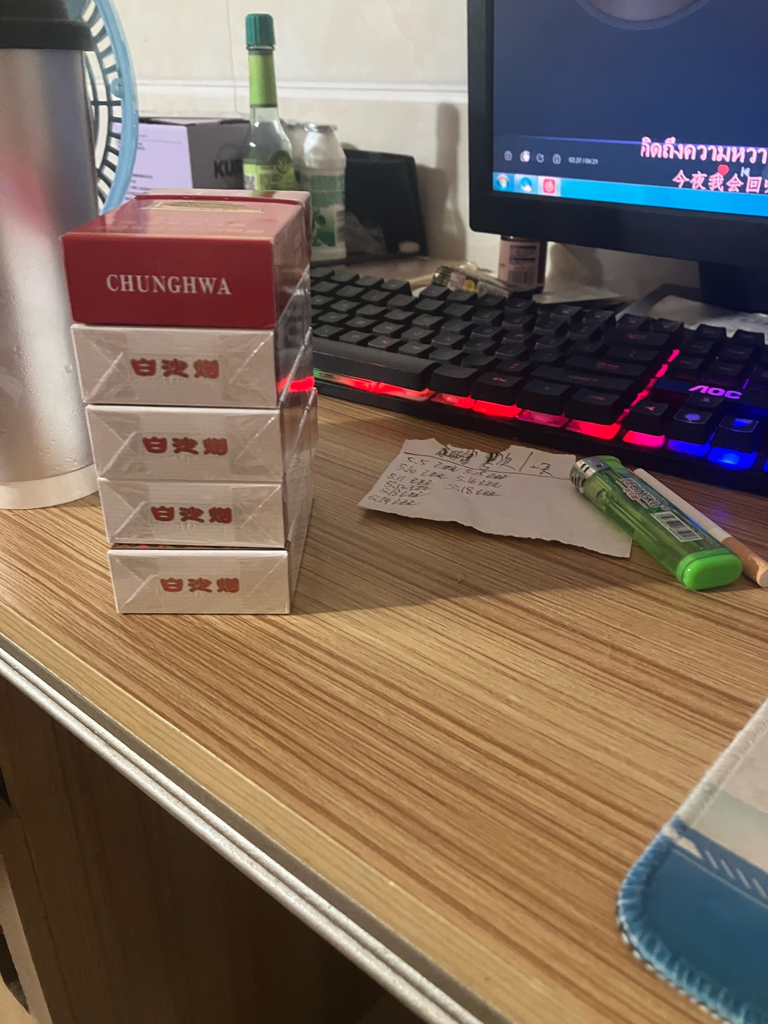 这几天全靠 美团的奶茶
淘宝的快递 抖音的广告




57 / 作者:小熊科技 / 