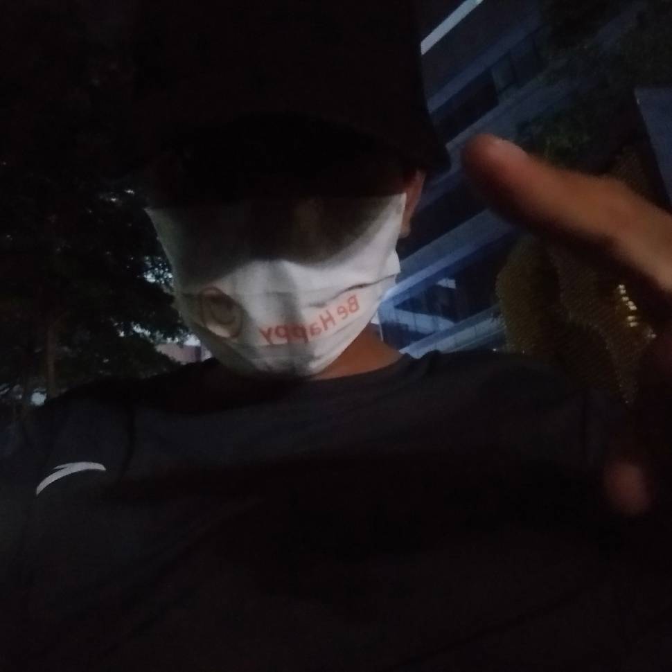 哥哥们，我要出门了，看好你们的电瓶。

62 / 作者:尛•牛•氓 / 
