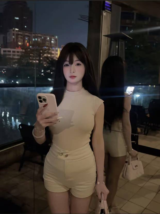 老哥们我女朋友好看吗

52 / 作者:挂比了救我鸭 / 