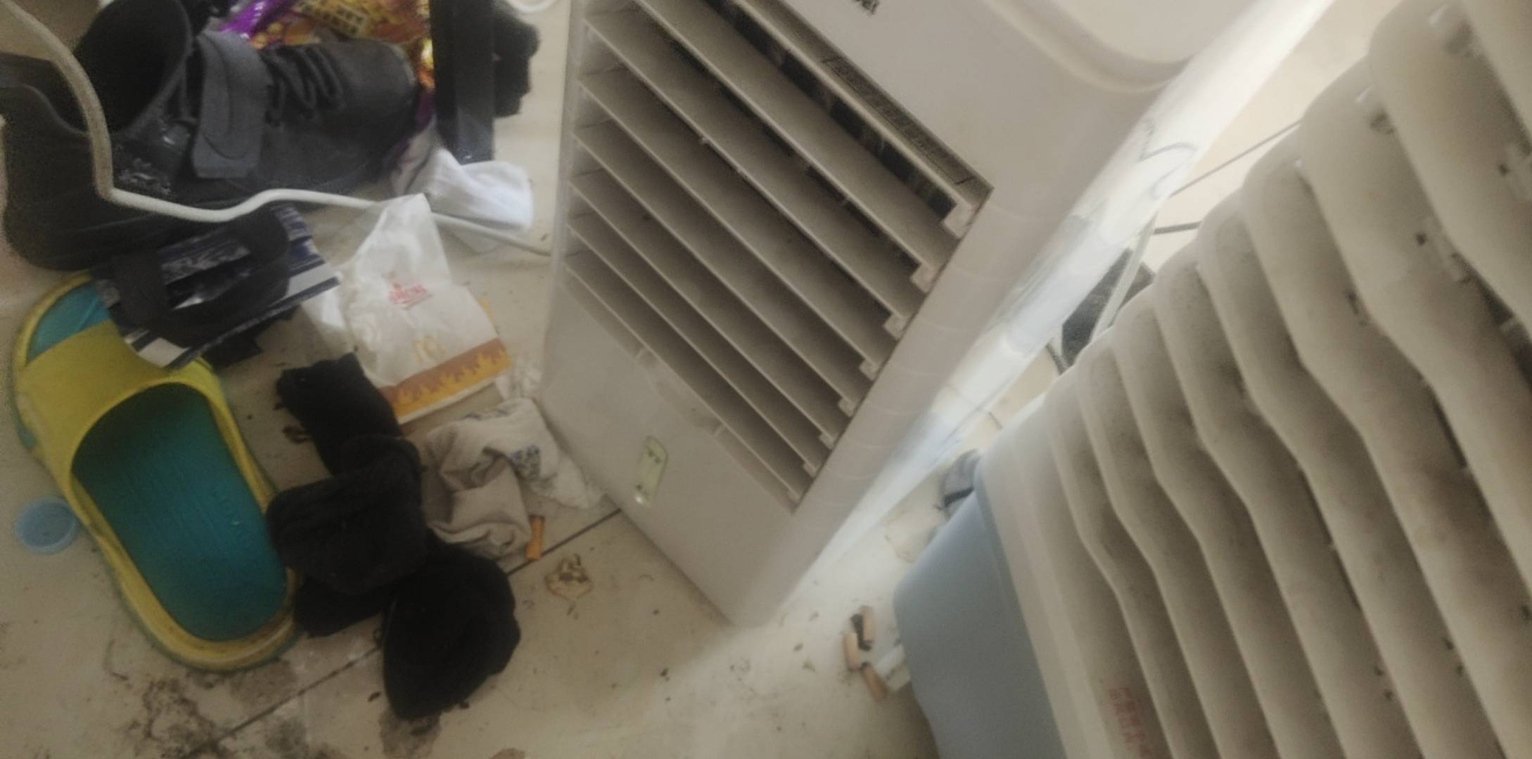 冷风机没用啊 天气37度一点用没有。

90 / 作者:turbo小宇宙 / 