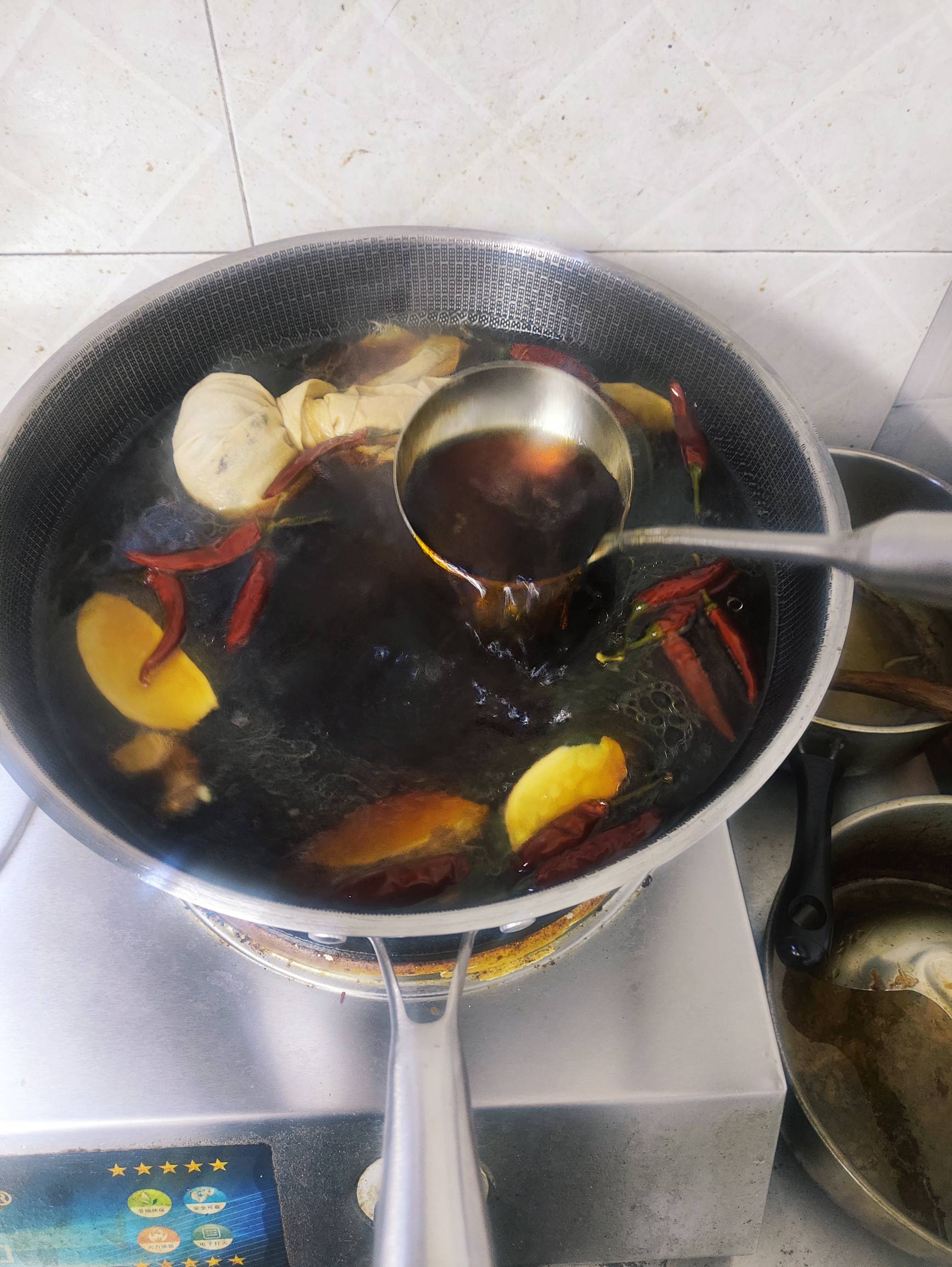 卤菜自由，成本不到30块


65 / 作者:管理人员 / 