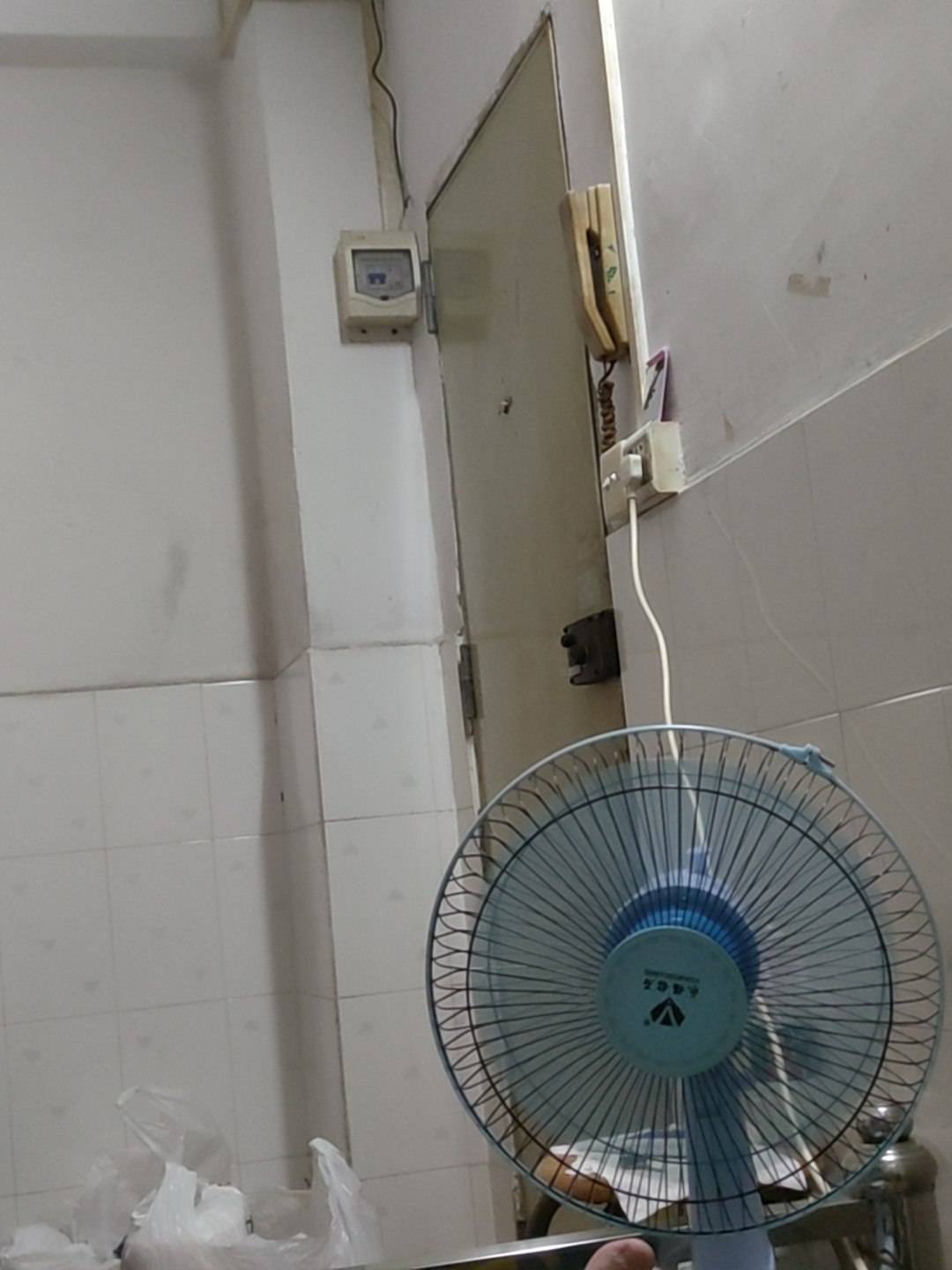 东莞这两天真tm的热必须双倍快乐，没空调的怎么睡得着晚上。


41 / 作者:梦回大唐做王爷 / 