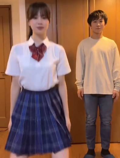 这小子大家应该看过吧？就喜欢扮演小孩，

23 / 作者:不再违规发帖 / 