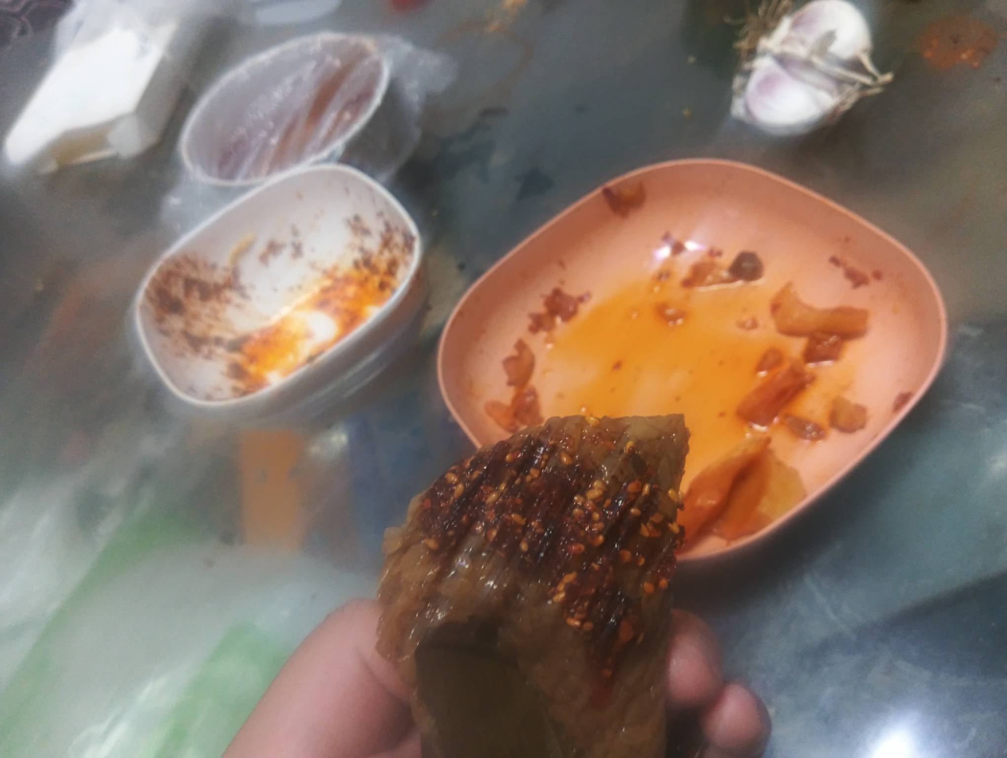 老哥么提前端午节快乐，一口粽子一口咸菜美滴很

99 / 作者:送葬的芙蓉王 / 