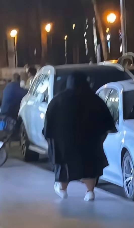 老哥们，我27单身未婚身高180体重140长相中上家中独子，家里给介绍一个三婚女的，女方60 / 作者:心态放青葱9 / 