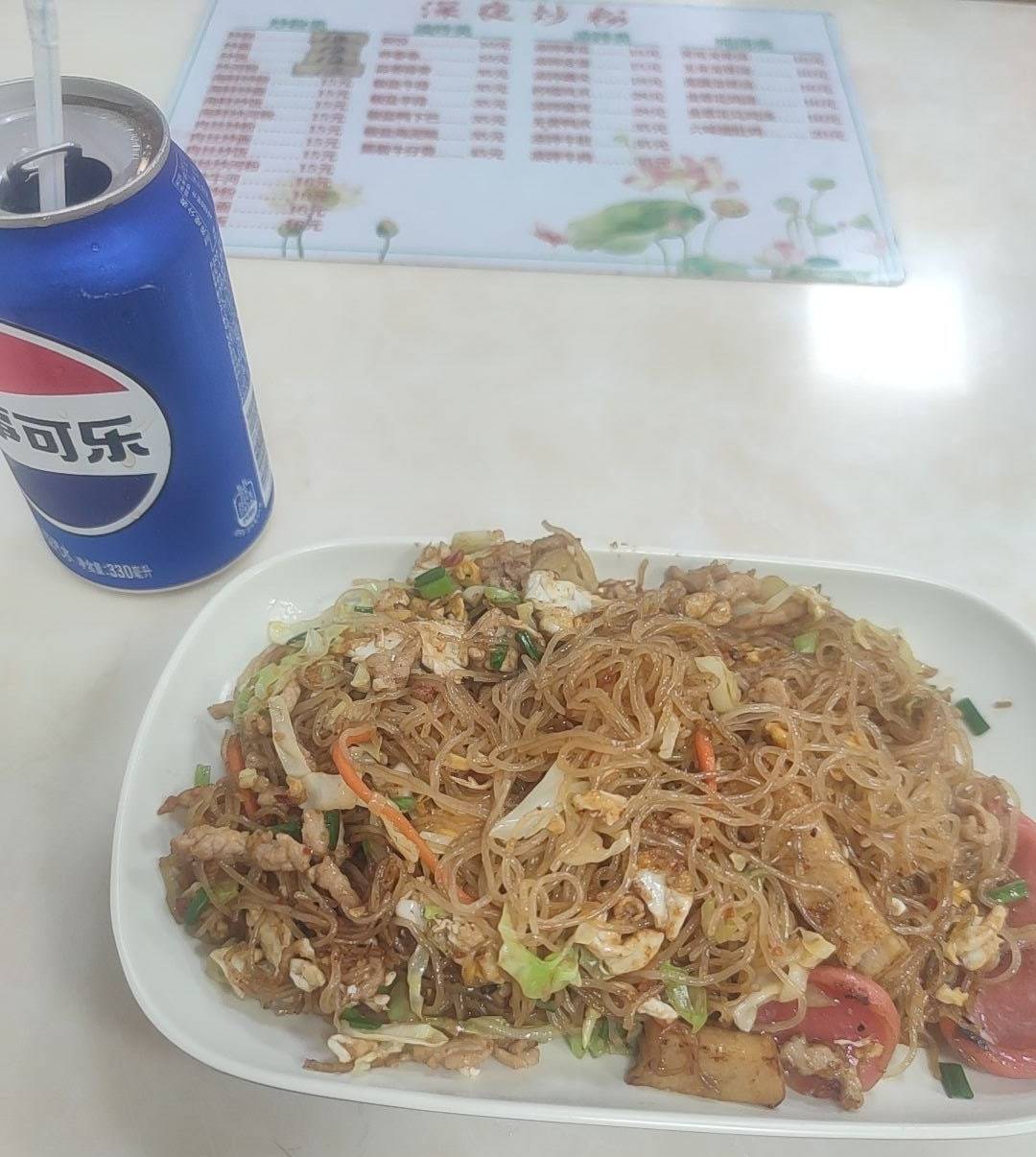 简简单单大米到手 美滋滋的吃个夜宵 挂壁仔只适合躺床上等别人喂到你嘴里




41 / 作者:一群挂壁仔 / 