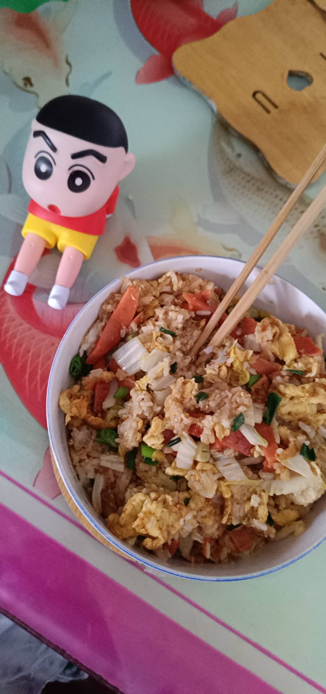 开饭啦，两根火腿肠，三个鸡蛋，一个小白菜

28 / 作者:江西彭于晏。 / 