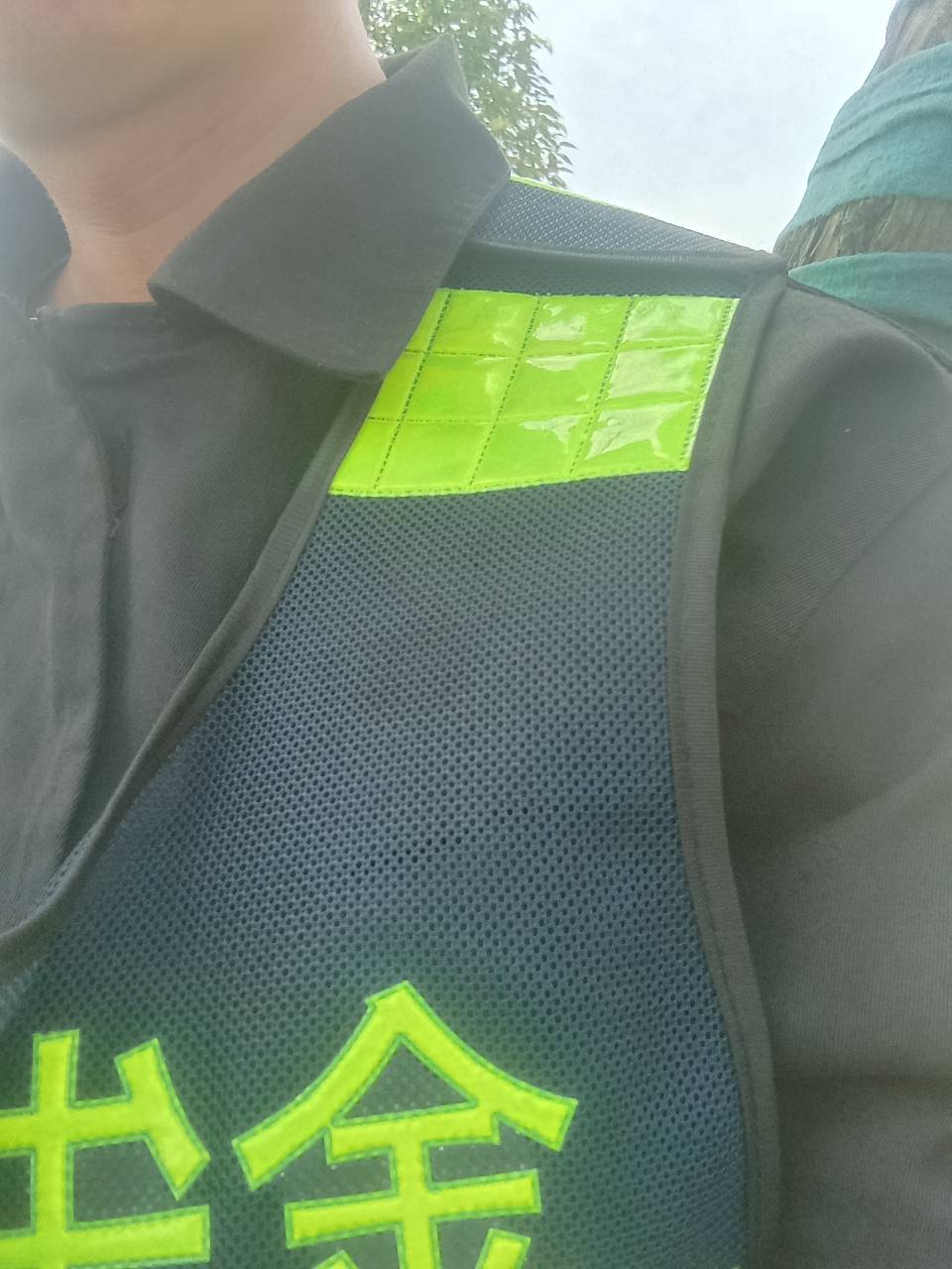 今天又来干日结保安了，一个小朋友过来把我喊警察叔叔，把我整尴尬了

97 / 作者:卡你妹_ / 