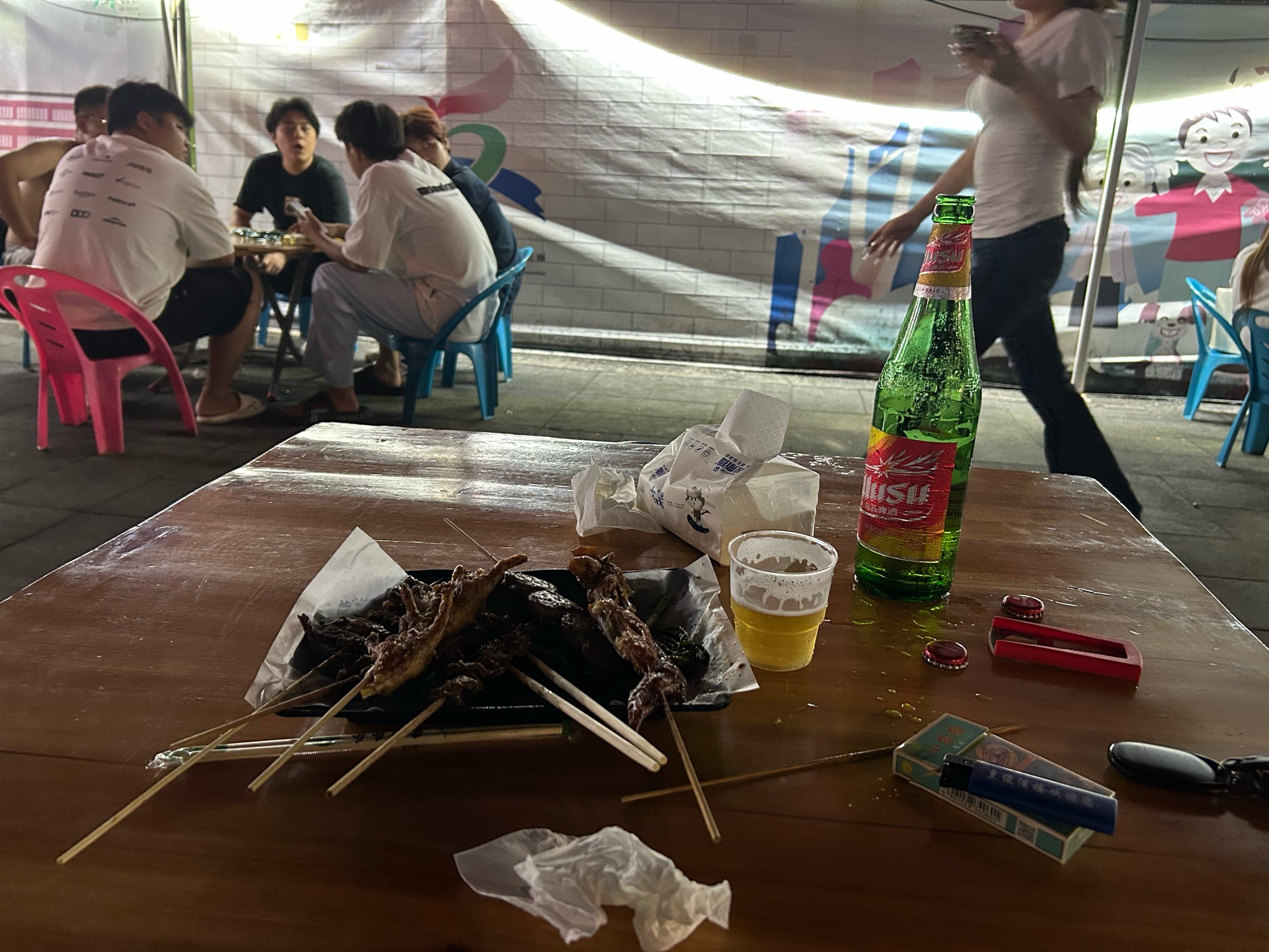 老哥们，众包挂壁仔下班了，喝点挂壁啤酒


98 / 作者:广东最后一次 / 