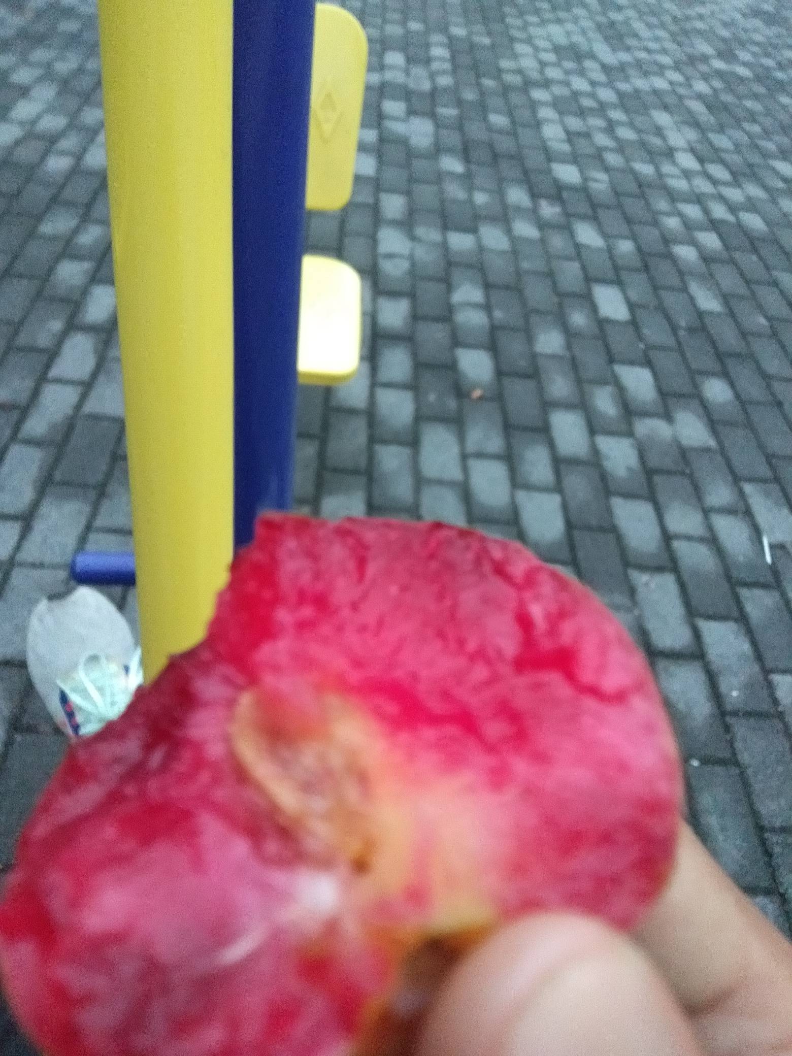 昨晚买几毛钱双华李个个都还挺甜的

54 / 作者:尛•牛•氓 / 