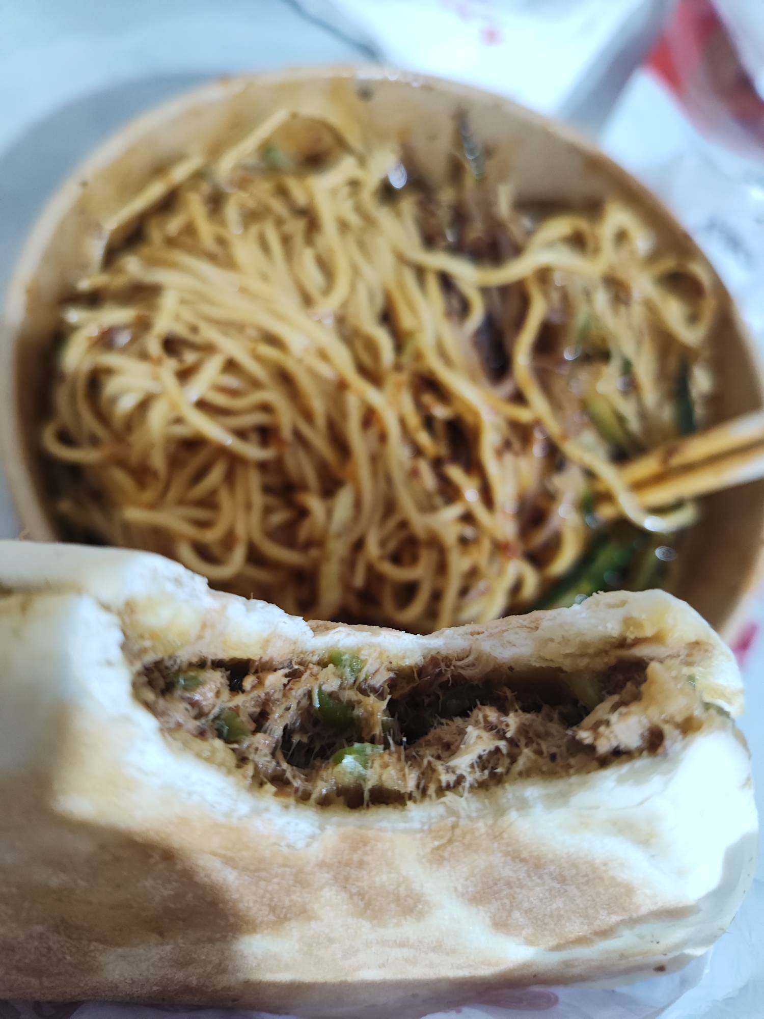 开饭了，老哥们，5块钱的挂壁饭

16 / 作者:飞翔的小法 / 