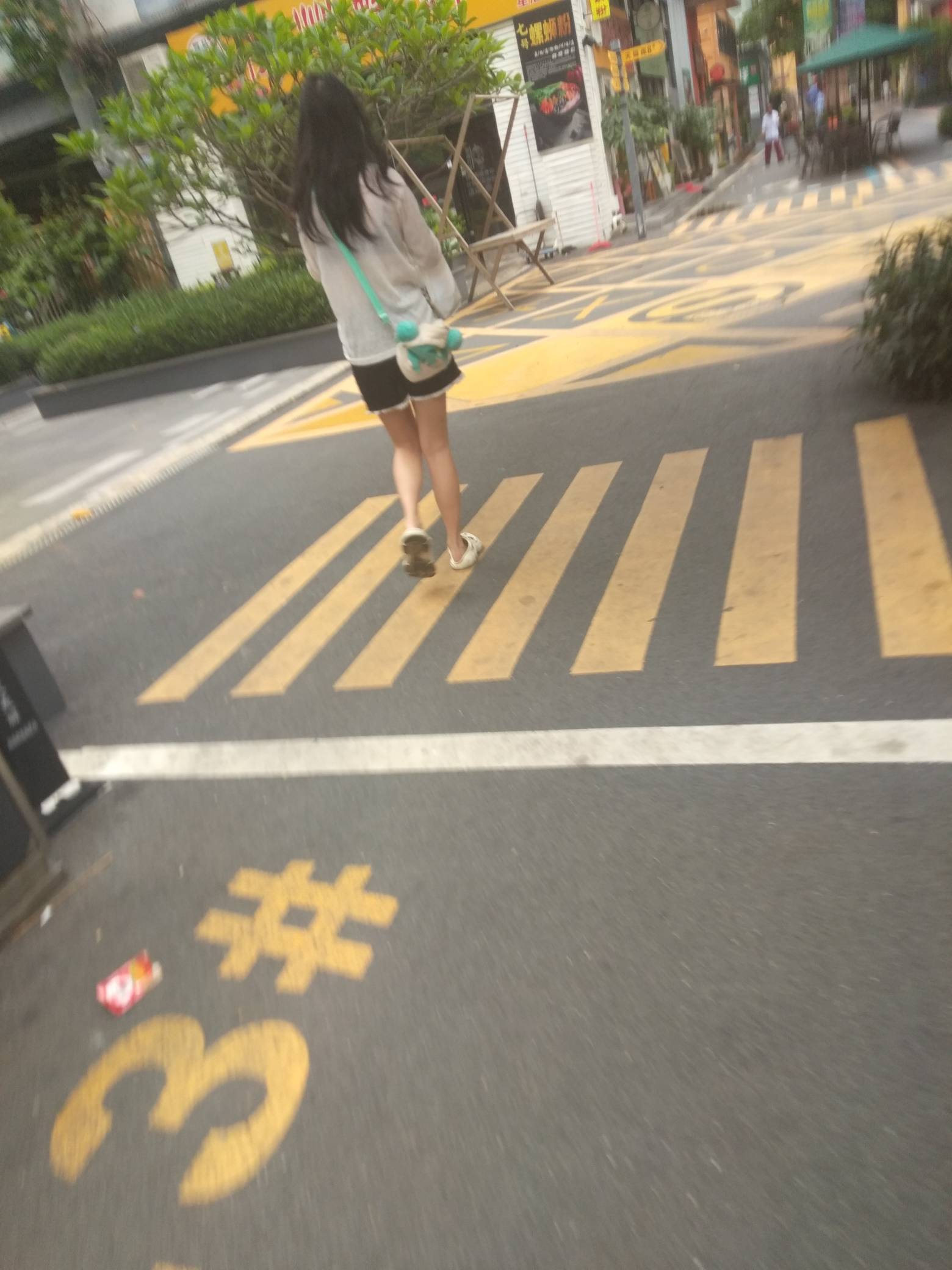 出门遛该看美腿

49 / 作者:尛•牛•氓 / 