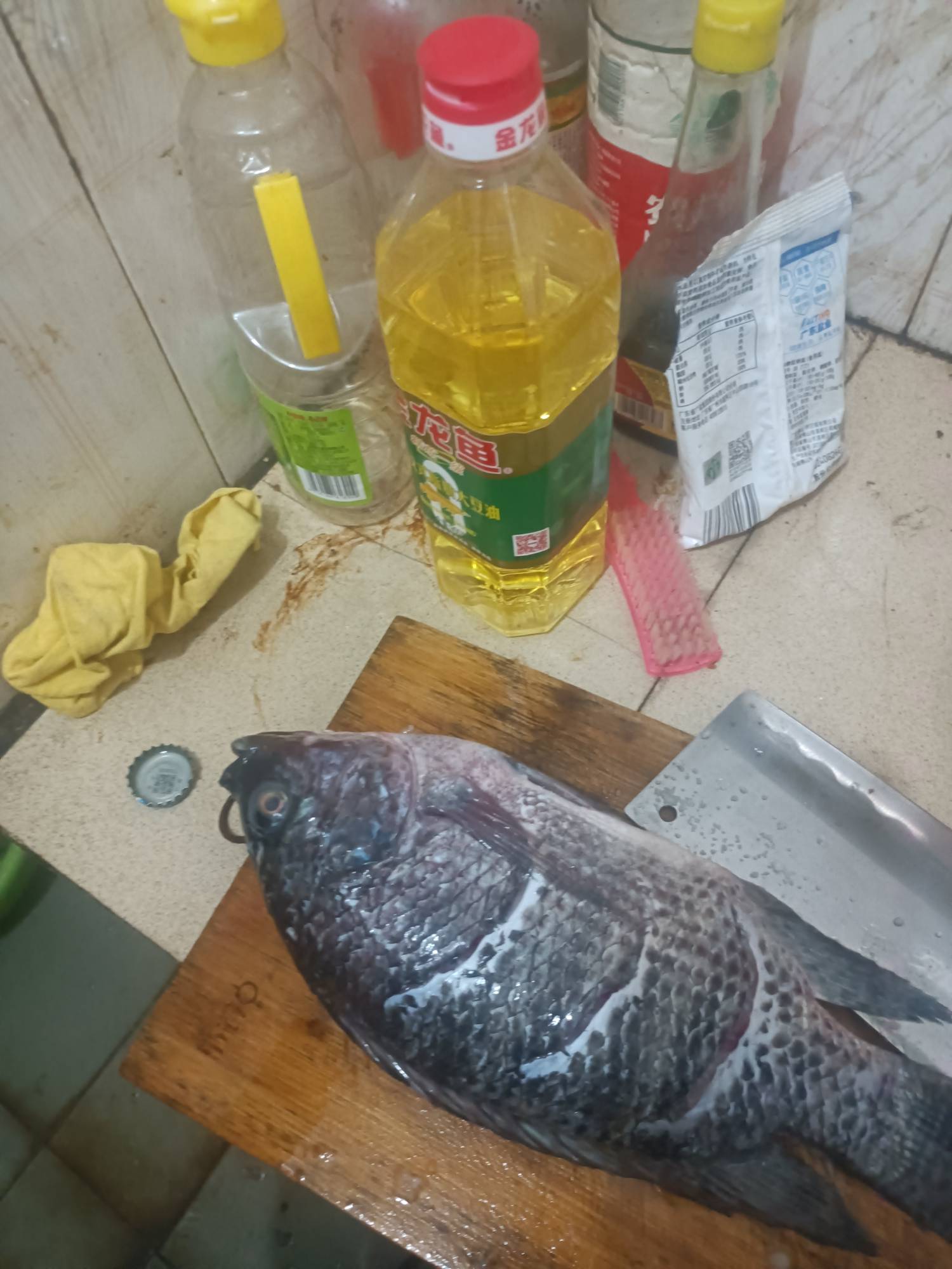 十八块买包烟还剩3块 买了菜没钱买酒喝了 又到月底了唉


82 / 作者:微笑面对生活2 / 