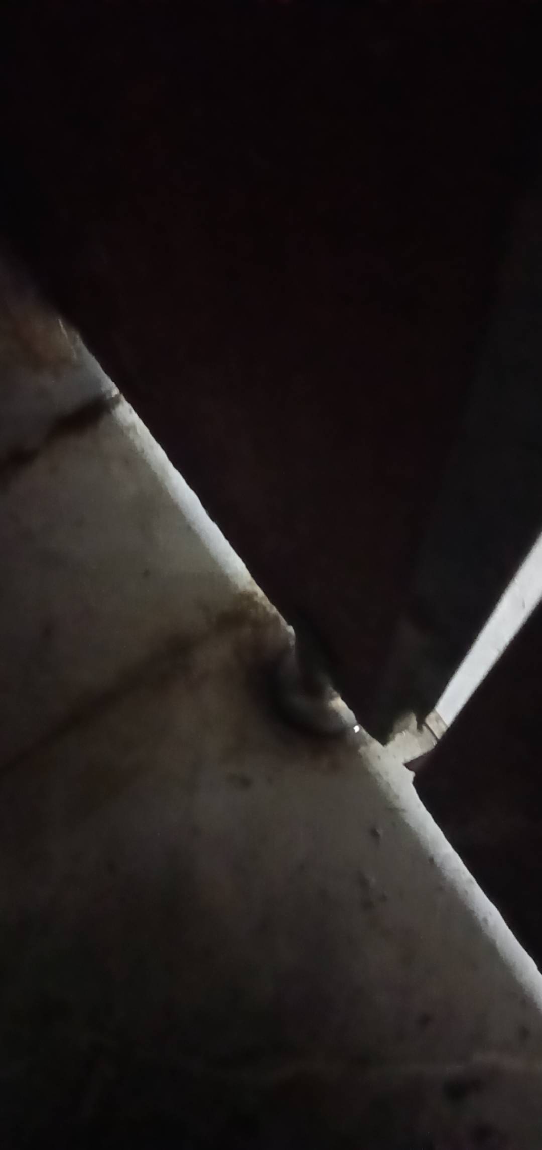 挂b卫生间了，暗无天日，能出的出一遍了，还好自己是个man，不然肉体都保不住了

66 / 作者:YukiXX / 