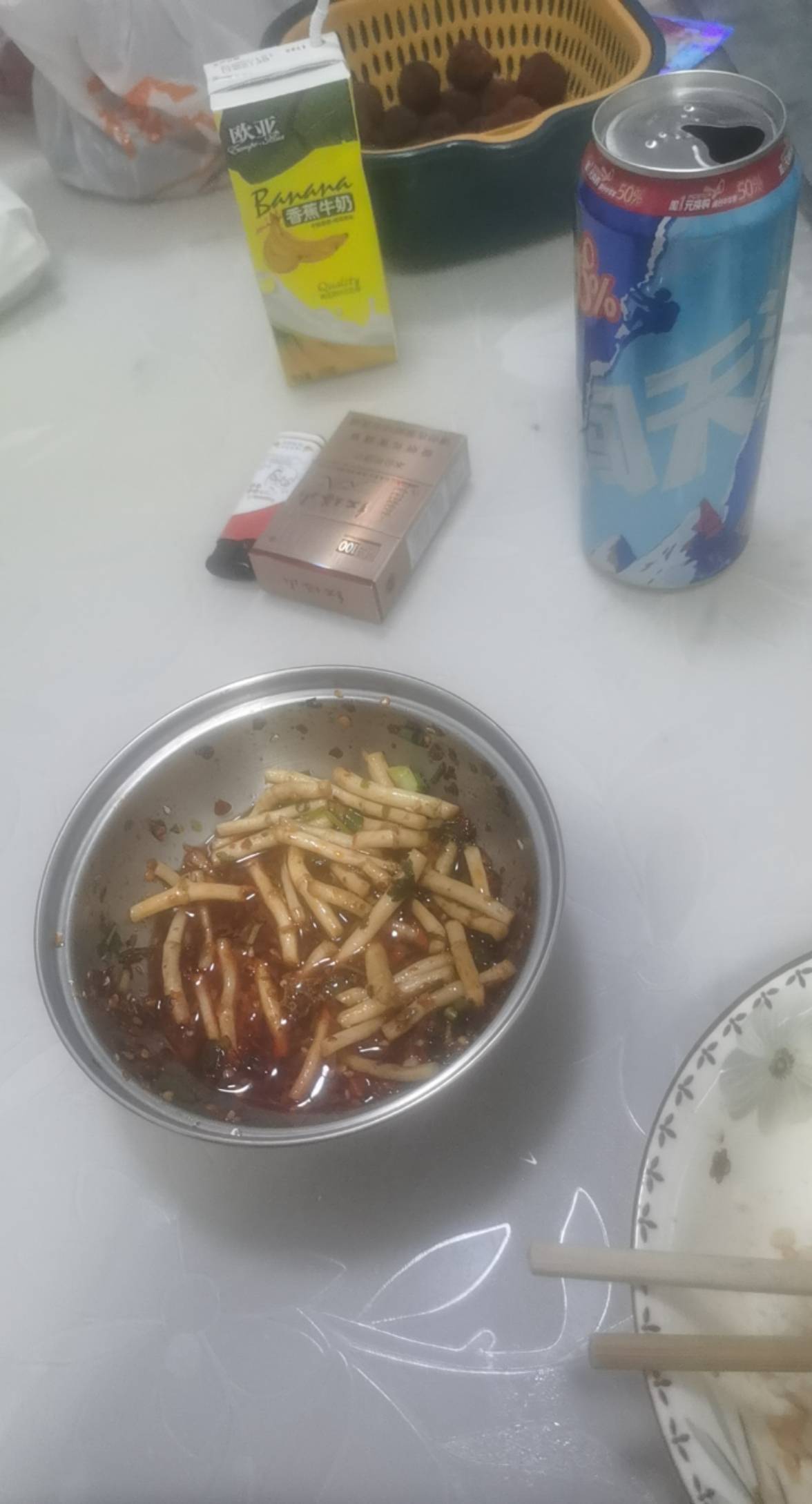 挂壁了老哥们，折耳根配酒，只能将就


82 / 作者:老哥会加油 / 
