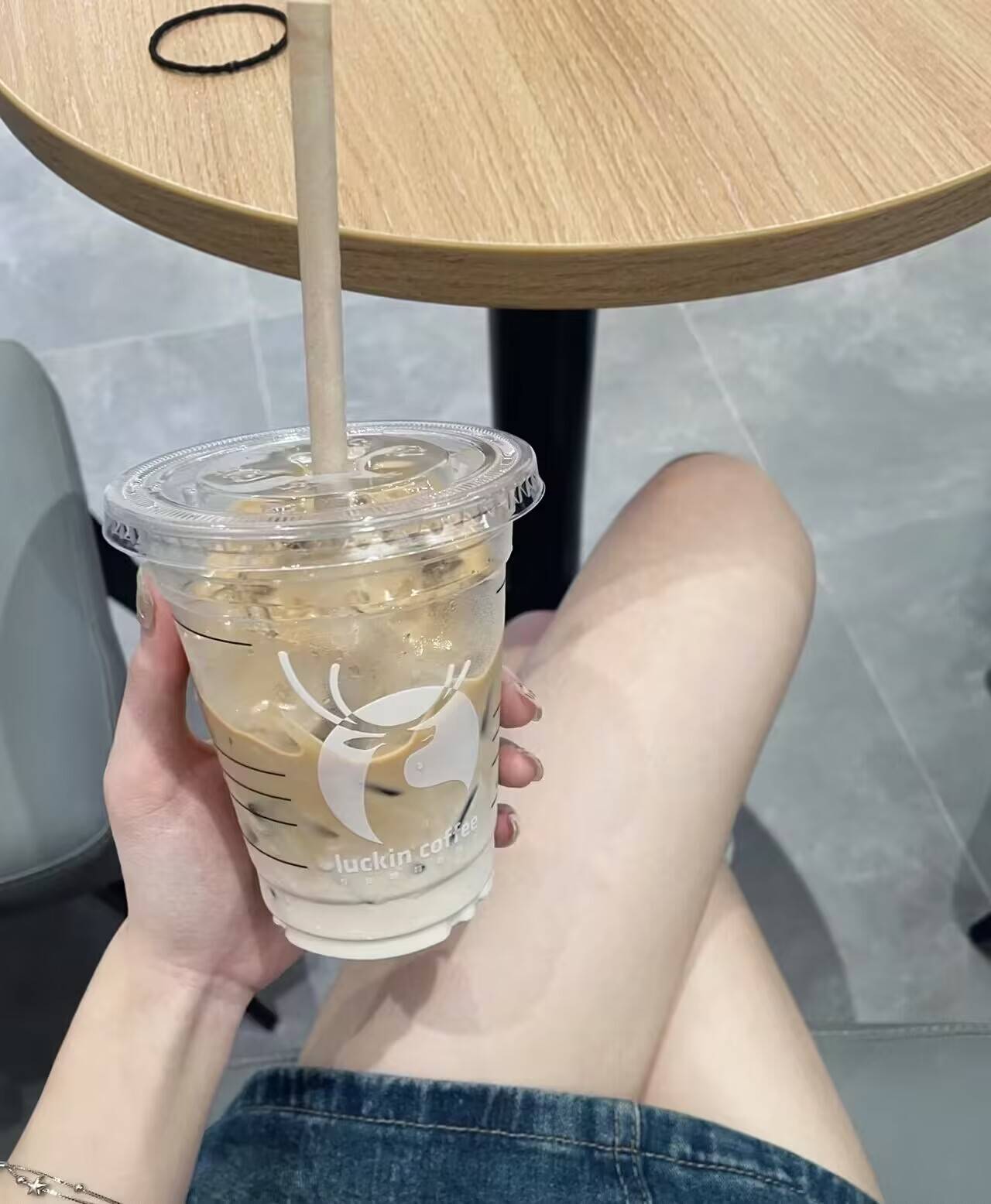 本人女，21岁找男朋友
要求
1：要长得帅的，身材必须特别好的，要特别有钱的
2：要脾19 / 作者:陪跑人之大冤种 / 