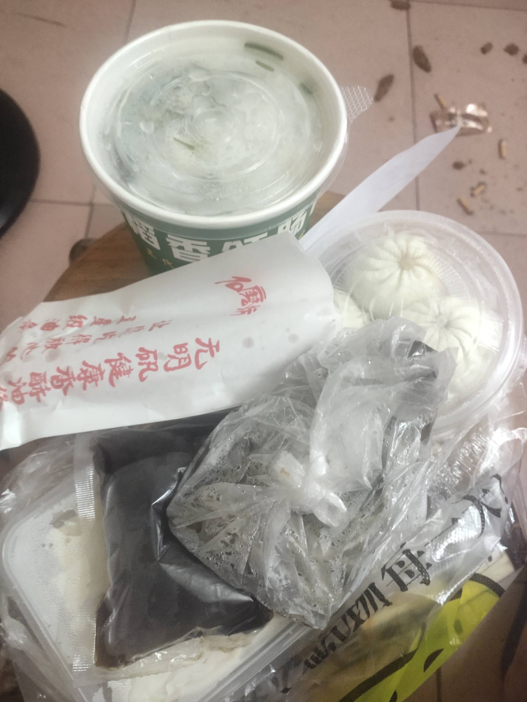 22点的5个，有皮蛋瘦肉粥，油条，肉粽，肠粉，小笼包。然后免单，配合歪麦返现还赚了163 / 作者:羊毛怪01 / 