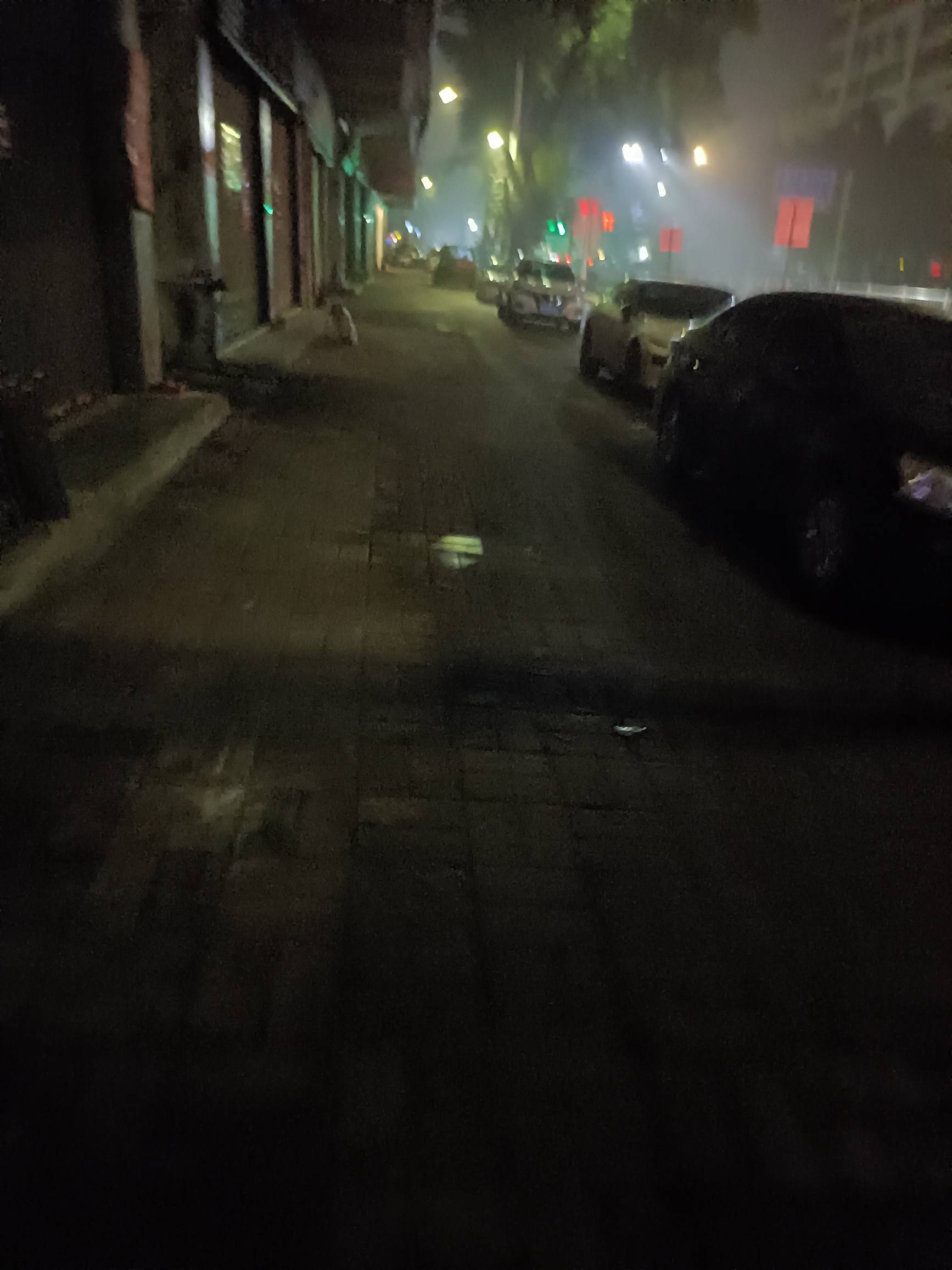 半夜三更还跑出去买烟的小可爱，真想戒了它

84 / 作者:舔歪了 / 