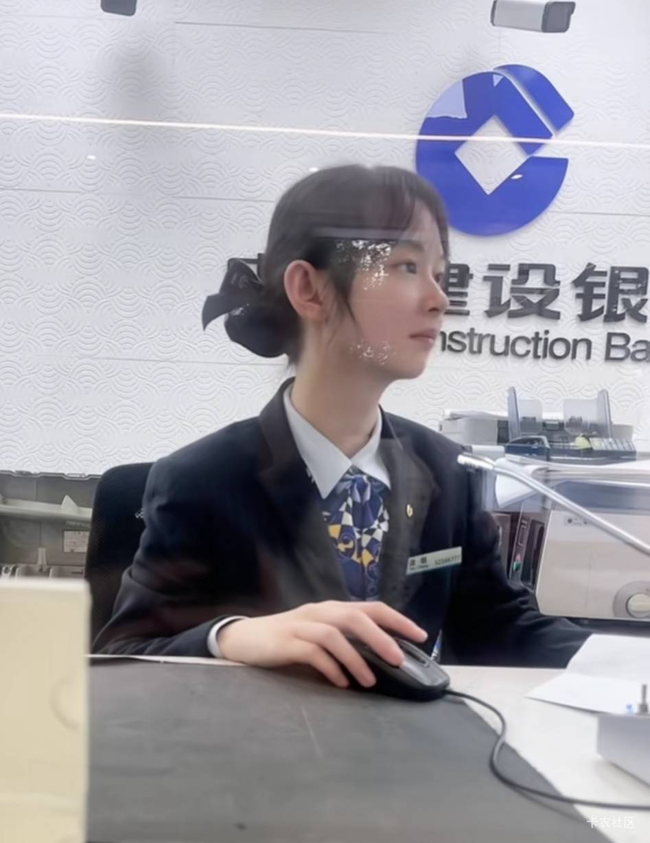 为什么伪装军人这么容易勾搭大龄离婚女

2 / 作者:一纸渡桥 / 