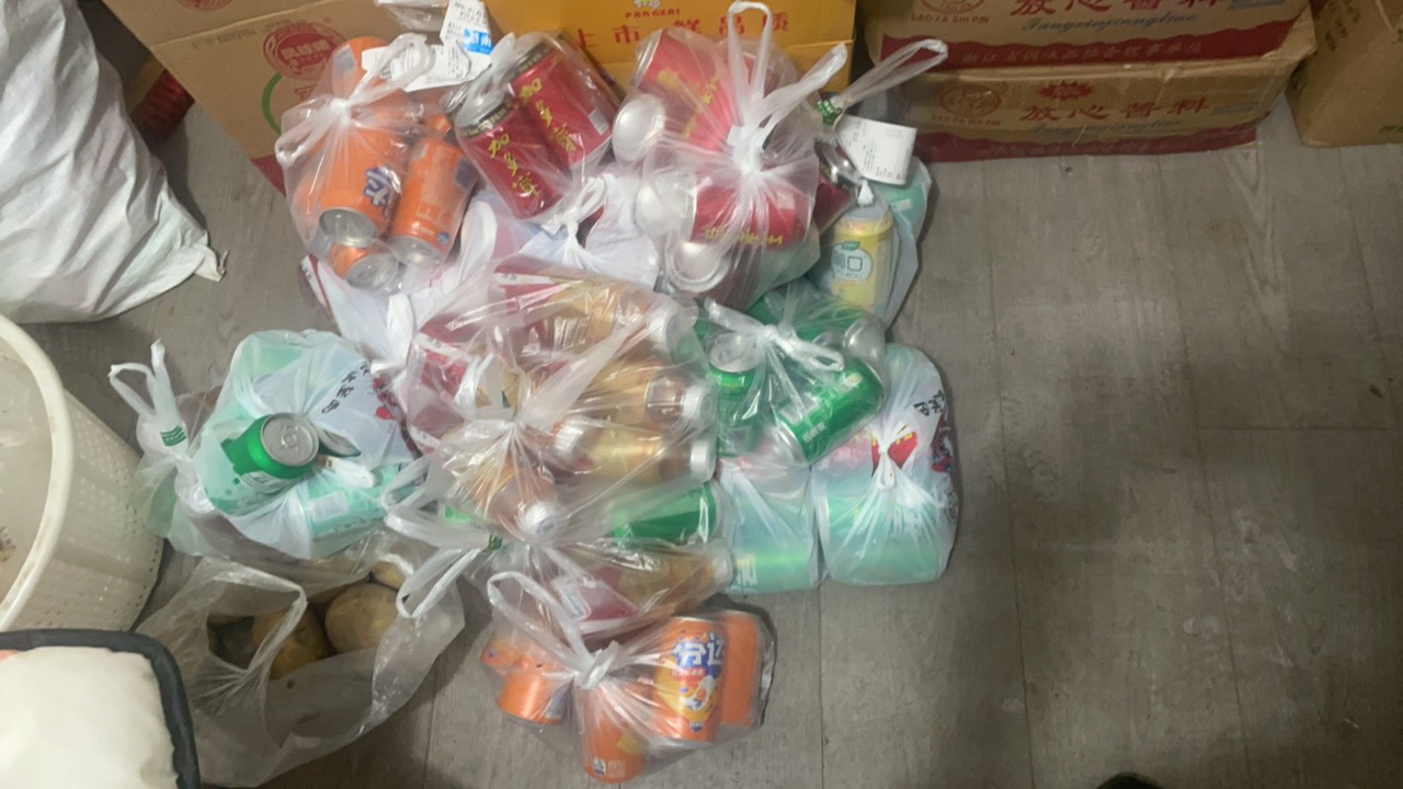 今天终于把东西子送的50张25-20用完了，买了这一堆饮料，总体来说东子还是好的比供应46 / 作者:半死不活的 / 