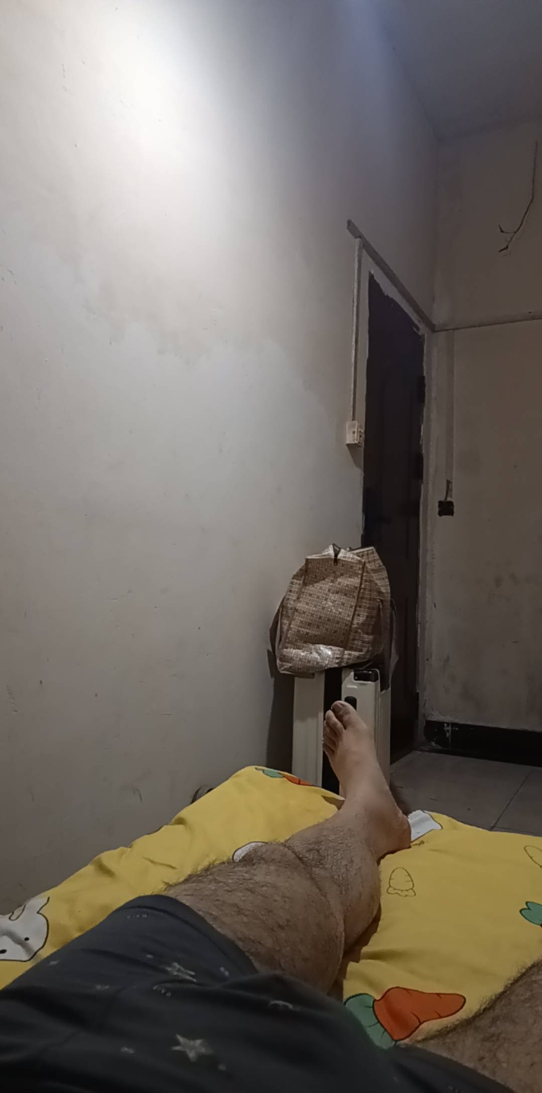 这种挂b旅馆日子我真的受够了，从这个月18号开始换了7到8个挂b旅馆，我真的受够了，这16 / 作者:小爪哇 / 