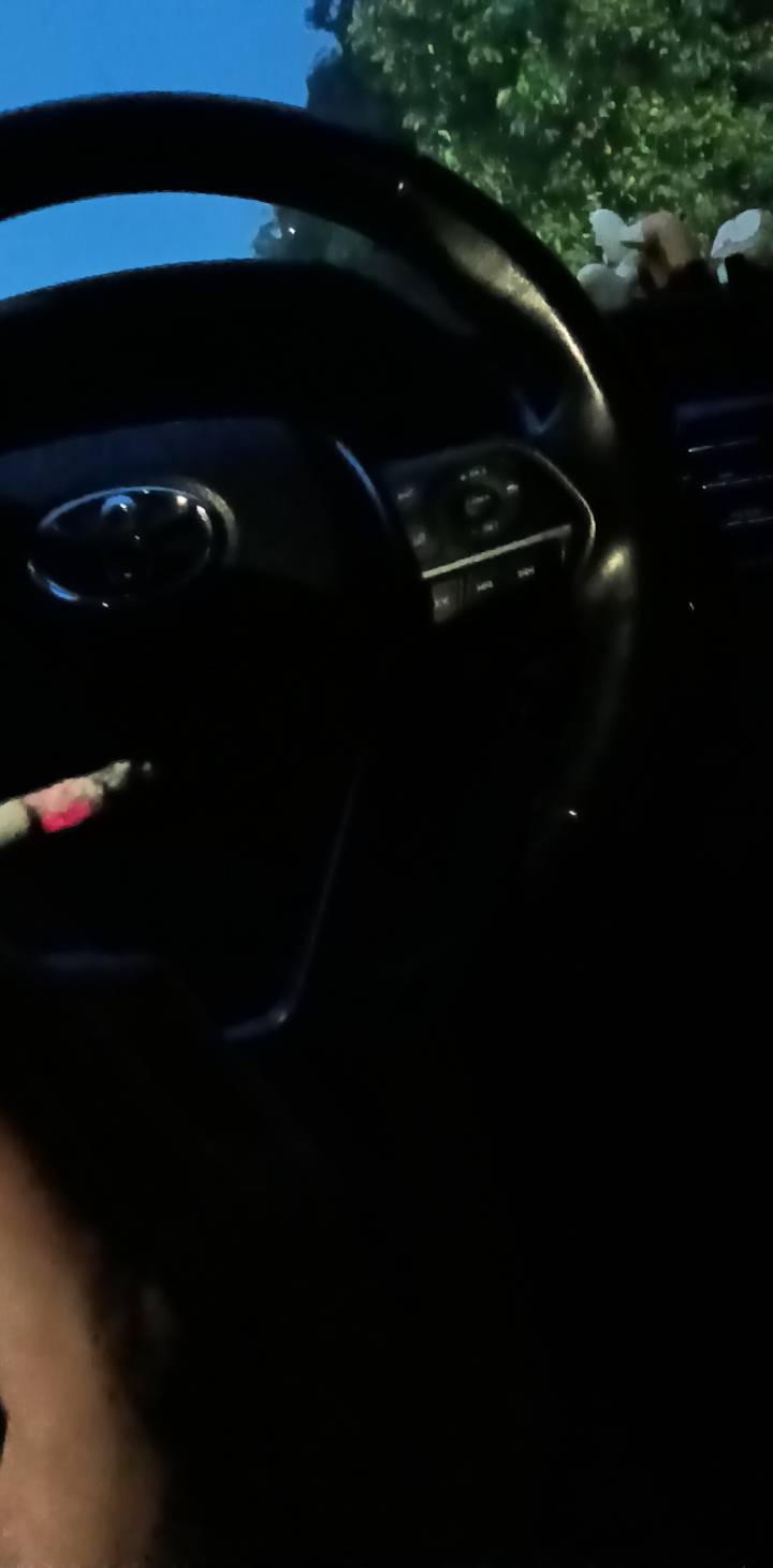 老哥们，今天前女友结婚，我却还是个挂壁仔。口袋里一毛都没有，

84 / 作者:qffv / 