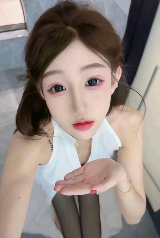王牌飞行员提醒老哥，该起飞睡觉了

39 / 作者:YukiXX / 