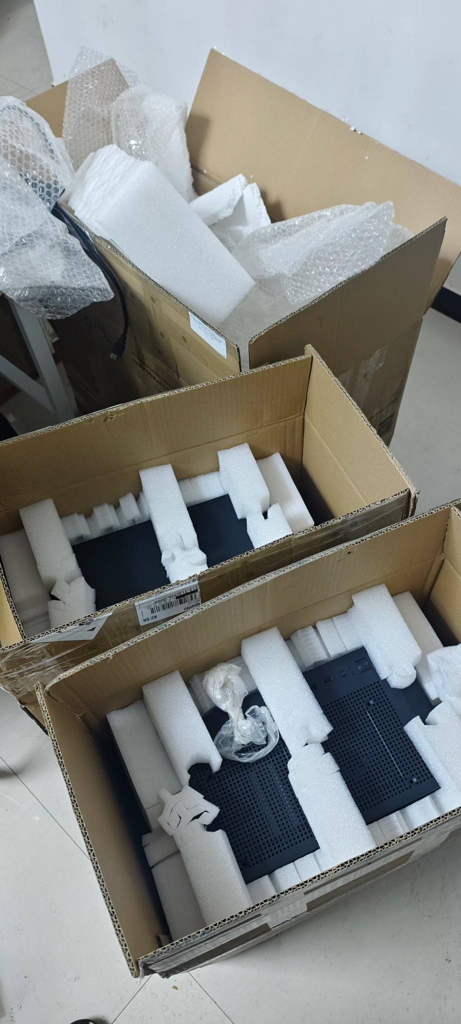 老哥们有容貌焦虑怎么办 有没有好用的素颜霜推荐一下

27 / 作者:狐狐狐狐狐 / 