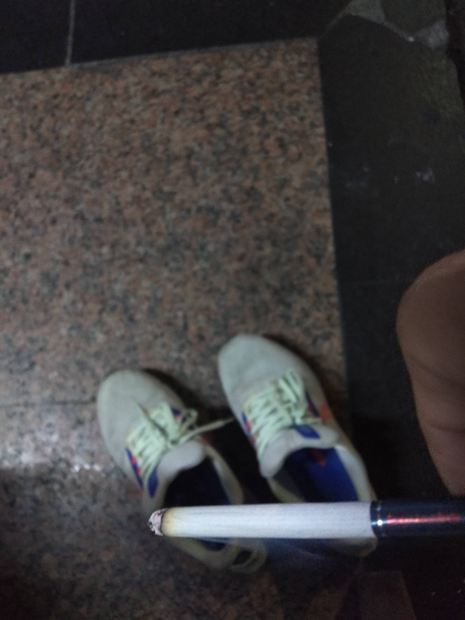 一晚上鲁不到一个泡面，要饿斯啦

72 / 作者:尛•牛•氓 / 