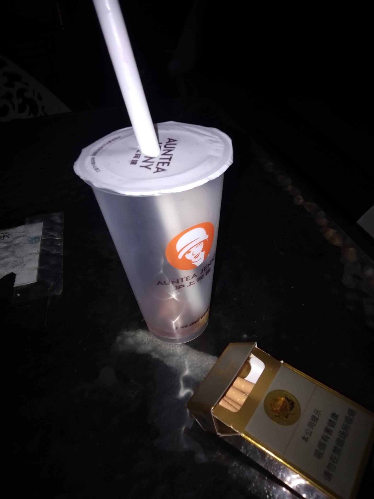 成神仙了，白天上班晚上睡不着，每天睡三四个小时

42 / 作者:尛•牛•氓 / 