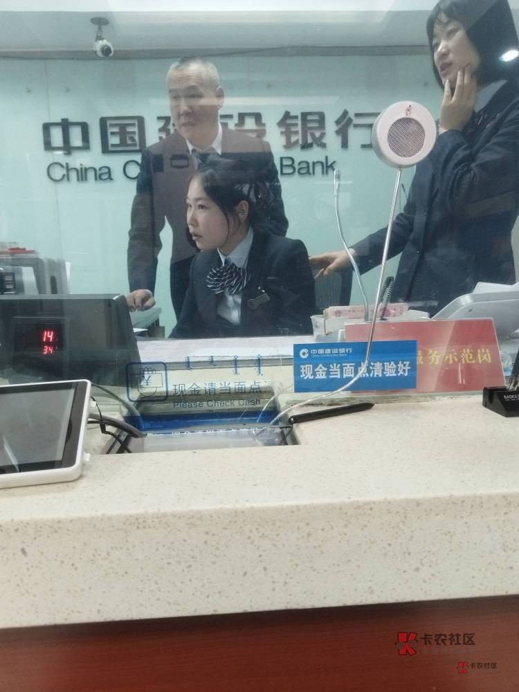 我饿了，什么毛也没赶上，气的我坤炸了，暂时落魄而已



78 / 作者:世界无毛日 / 
