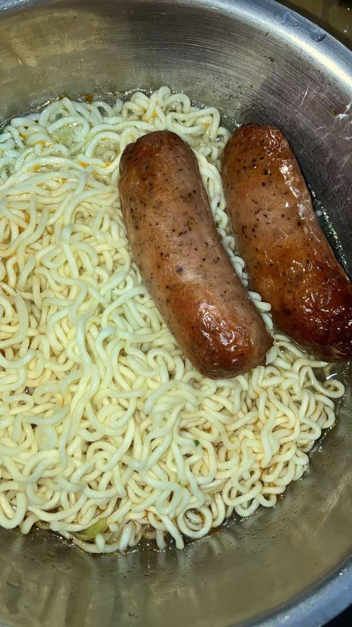 夜宵康师傅牛肉面开吃

20 / 作者:小熊科技 / 